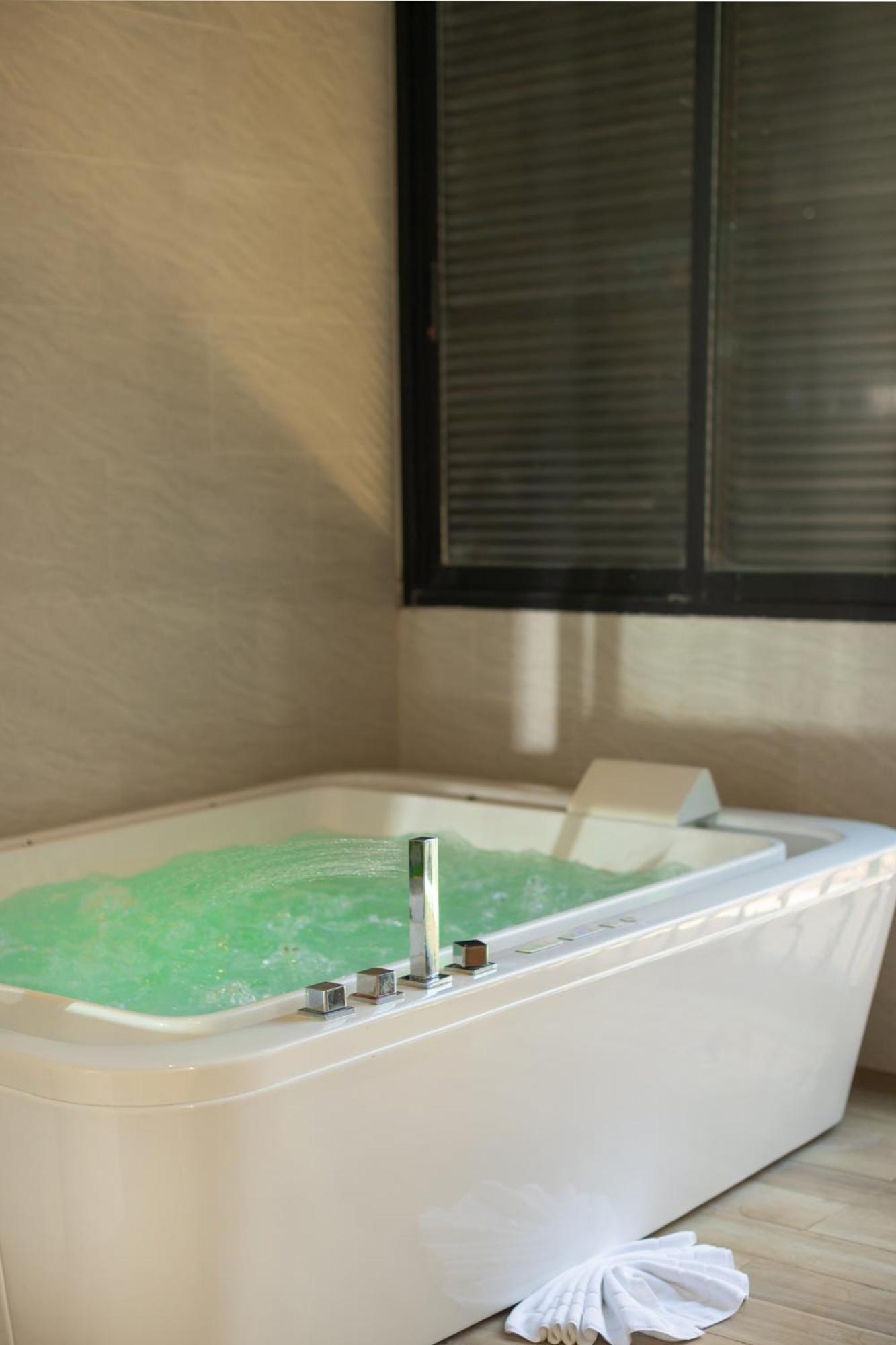 Jacuzzi Suite Accessible by Stairs Only