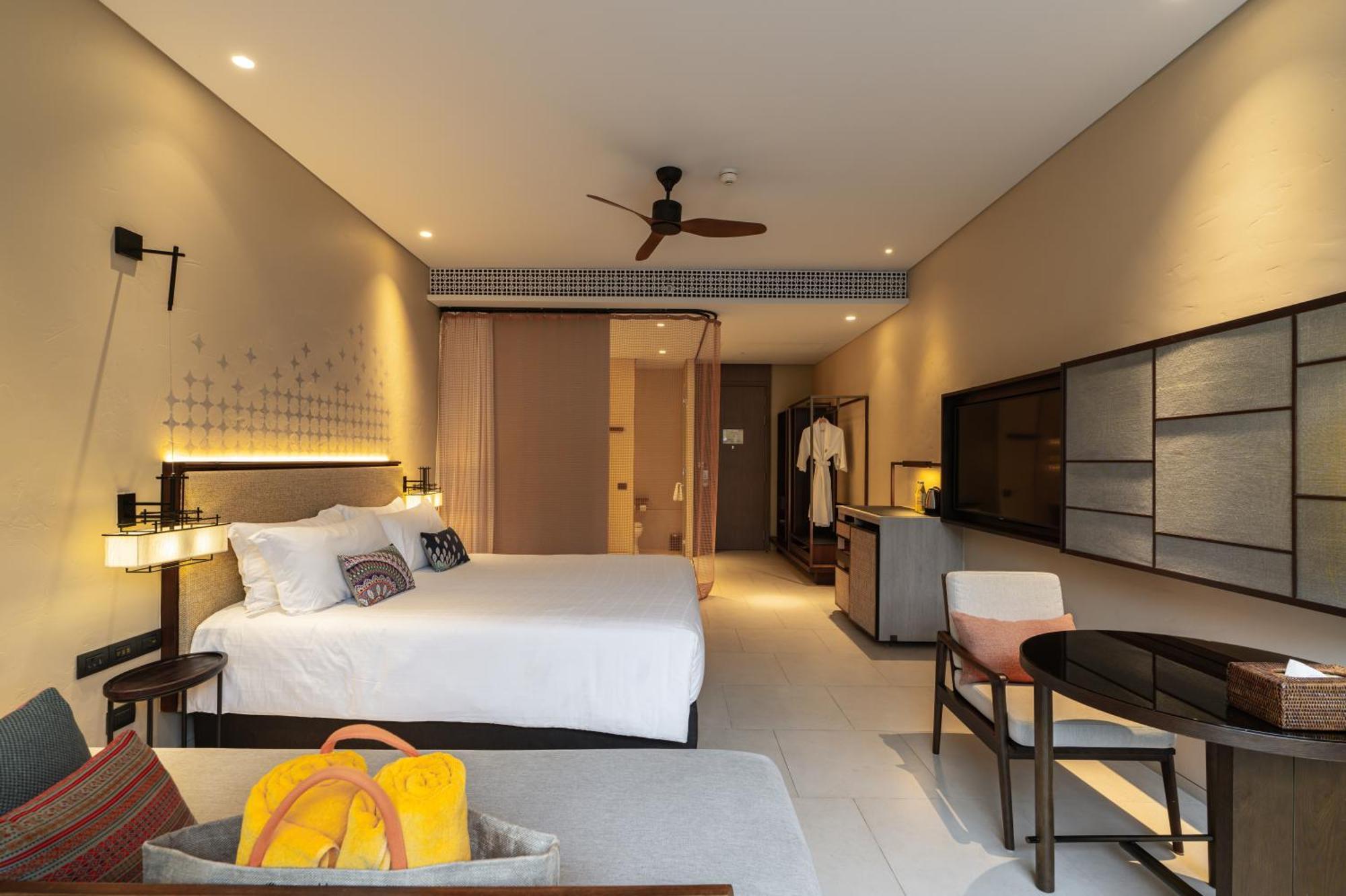 Deluxe King Room Sea View