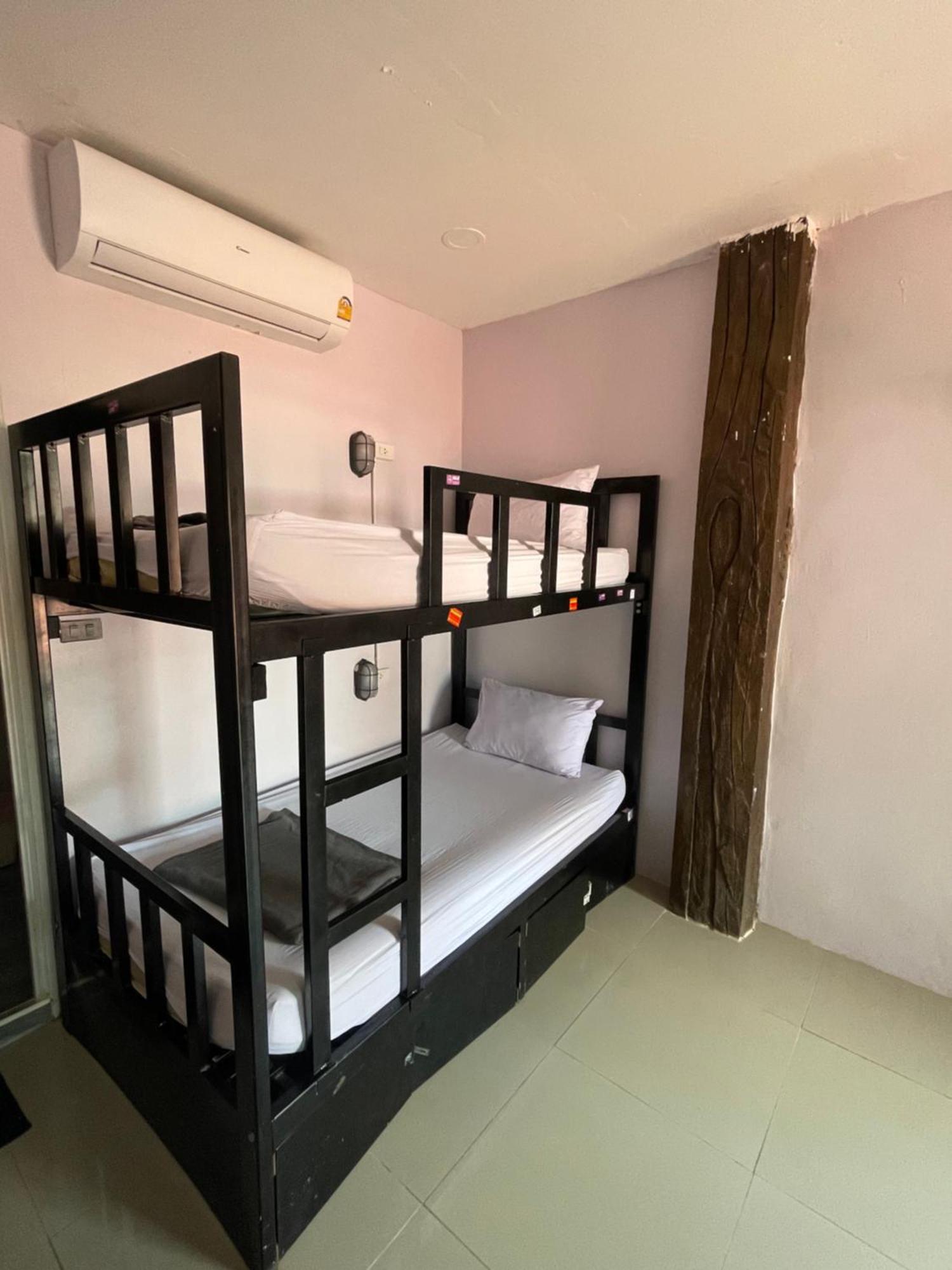 Bed 4-Bed Mixed Dormitory Room