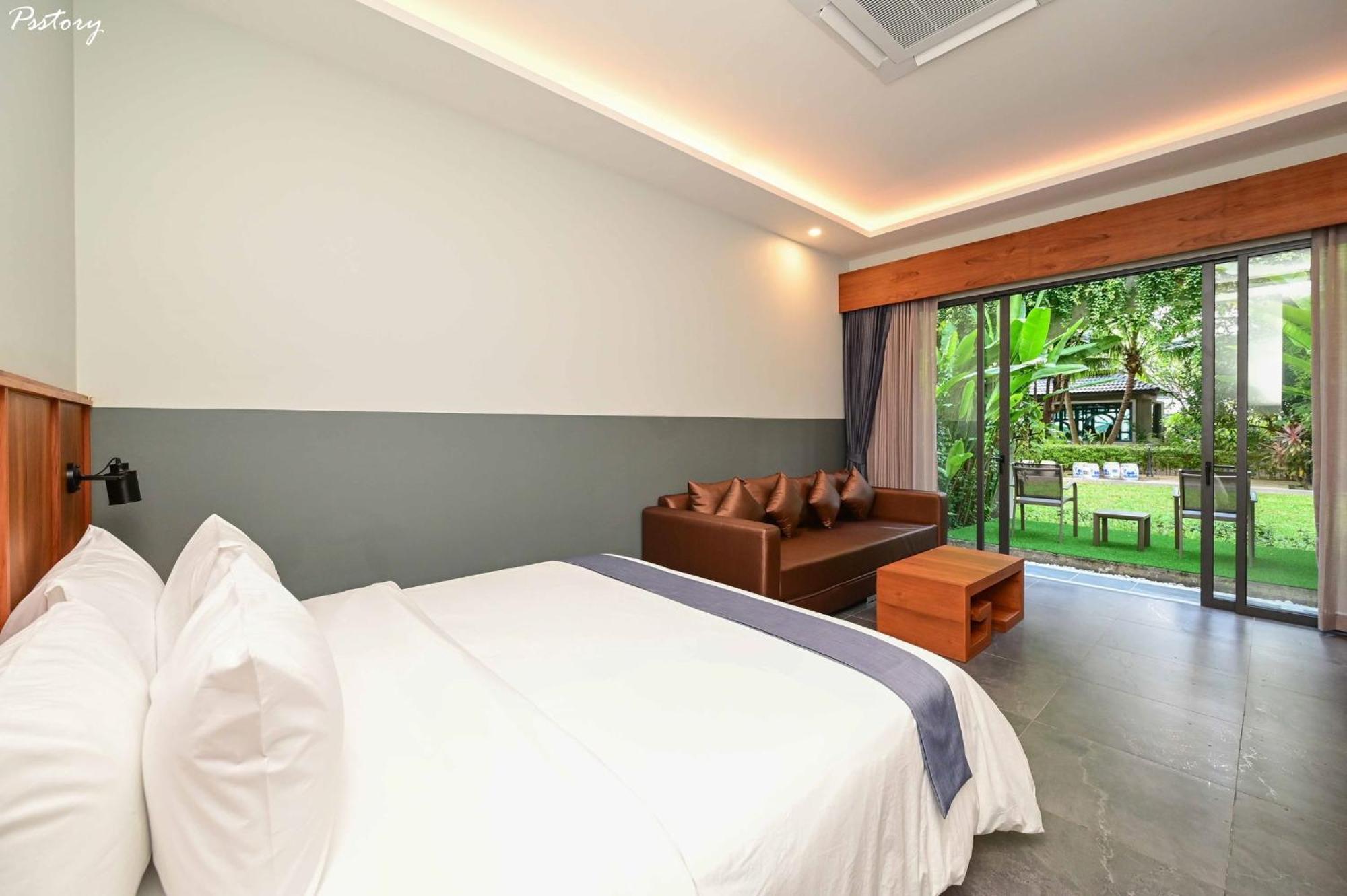 Premier Deluxe Suite Balcony
