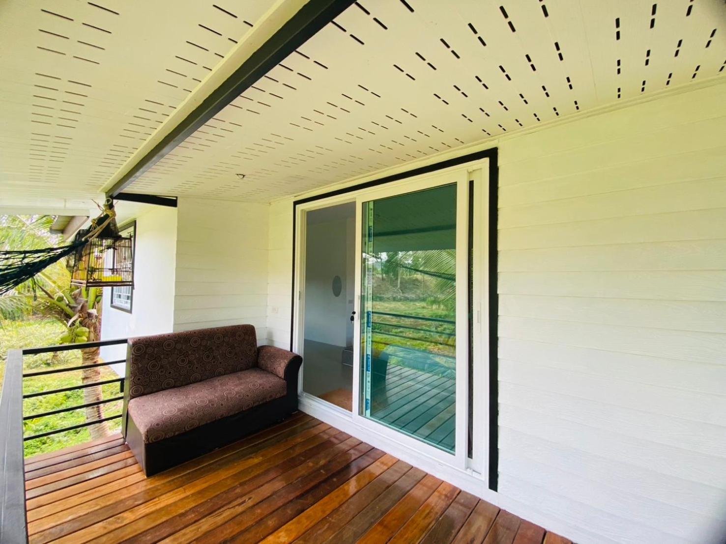 Bungalow Garden View