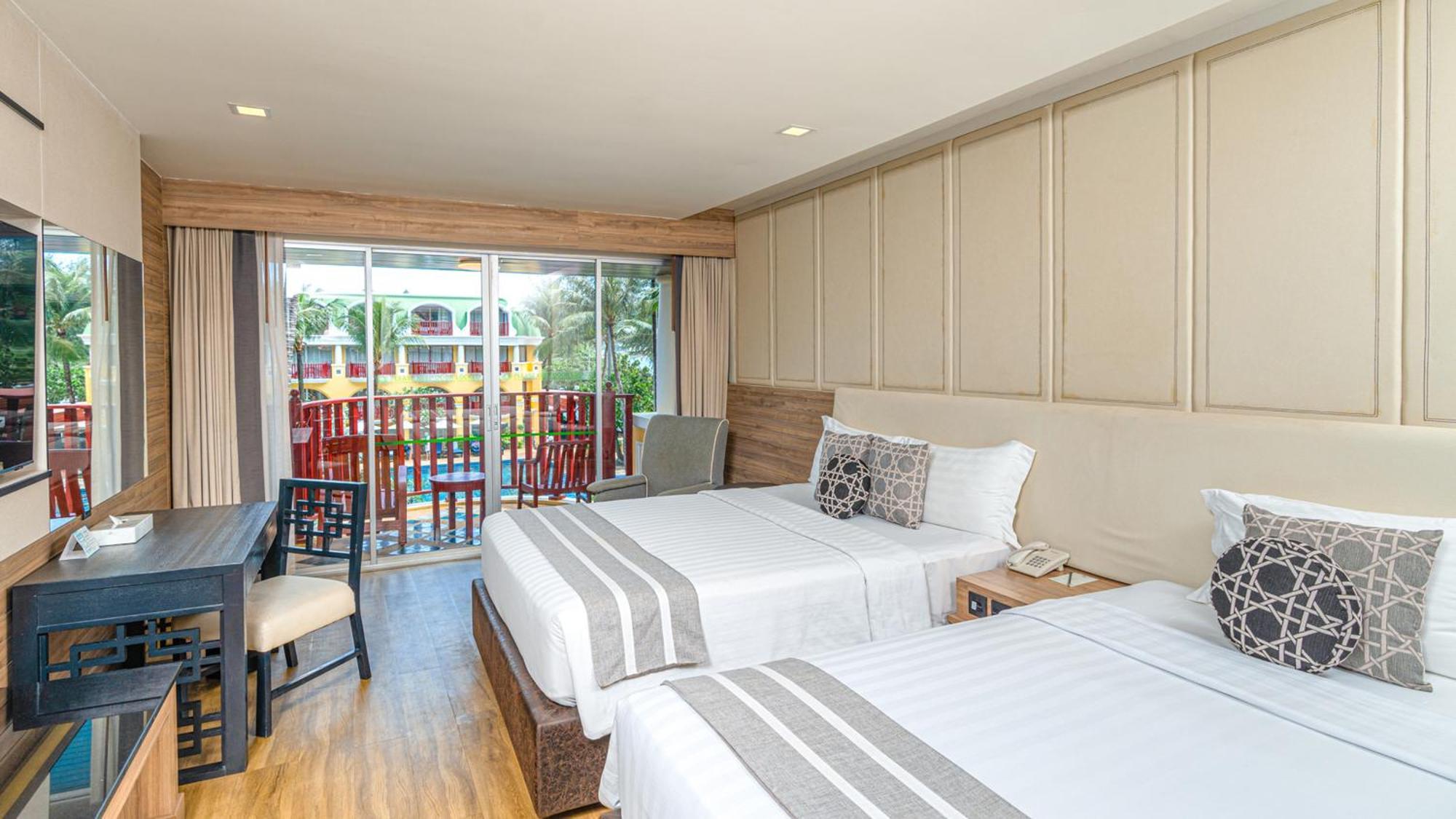 Deluxe Room Pool View