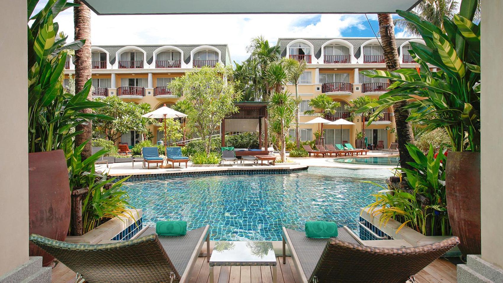 Sunset Deluxe Pool Access