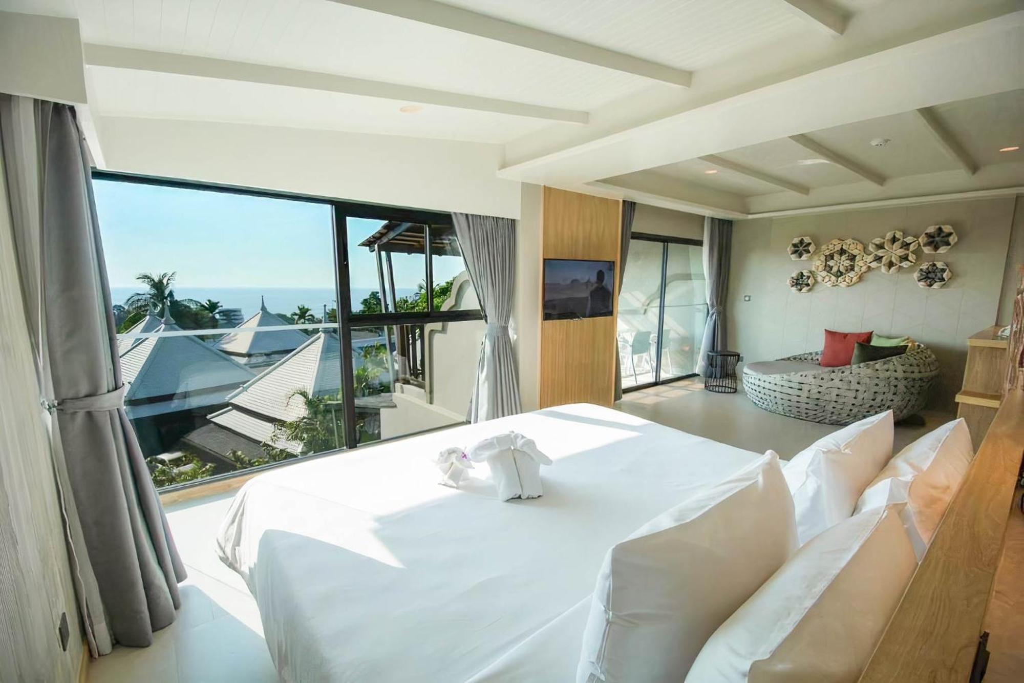Honeymoon Suite