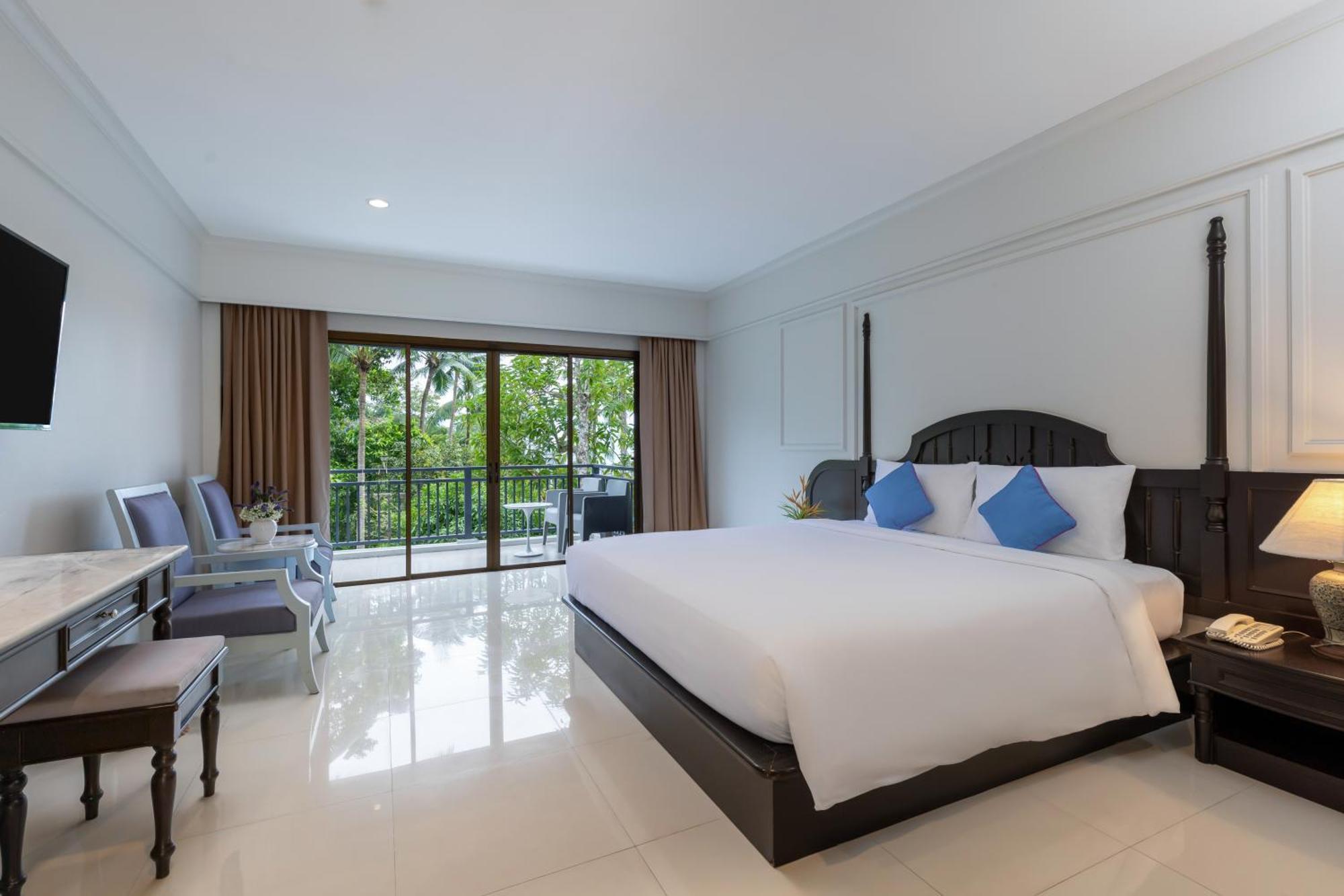 Deluxe Double or Twin Room