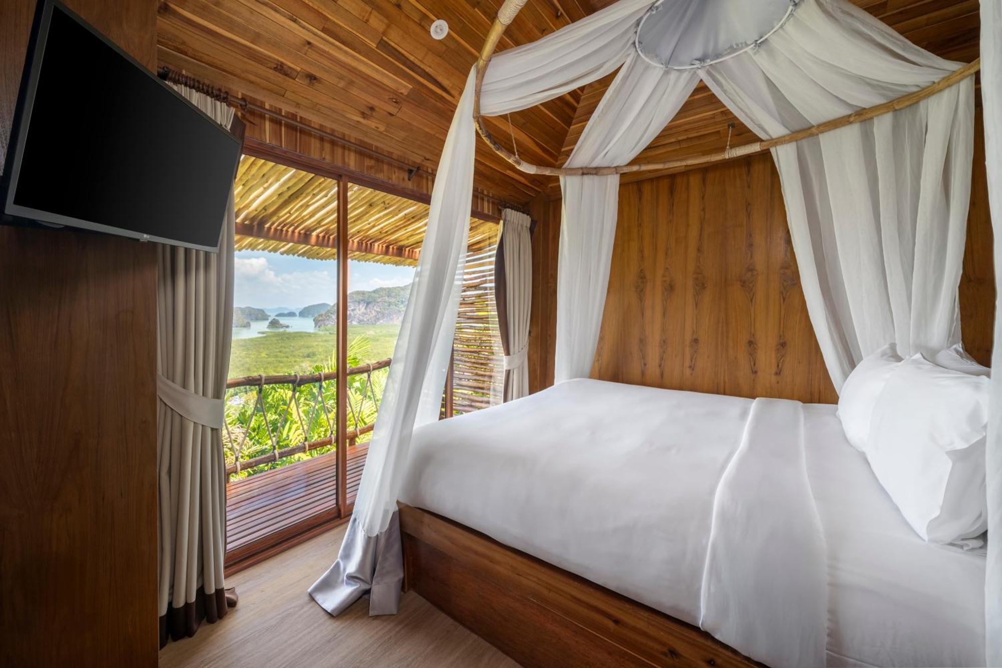 Wood House Seaview