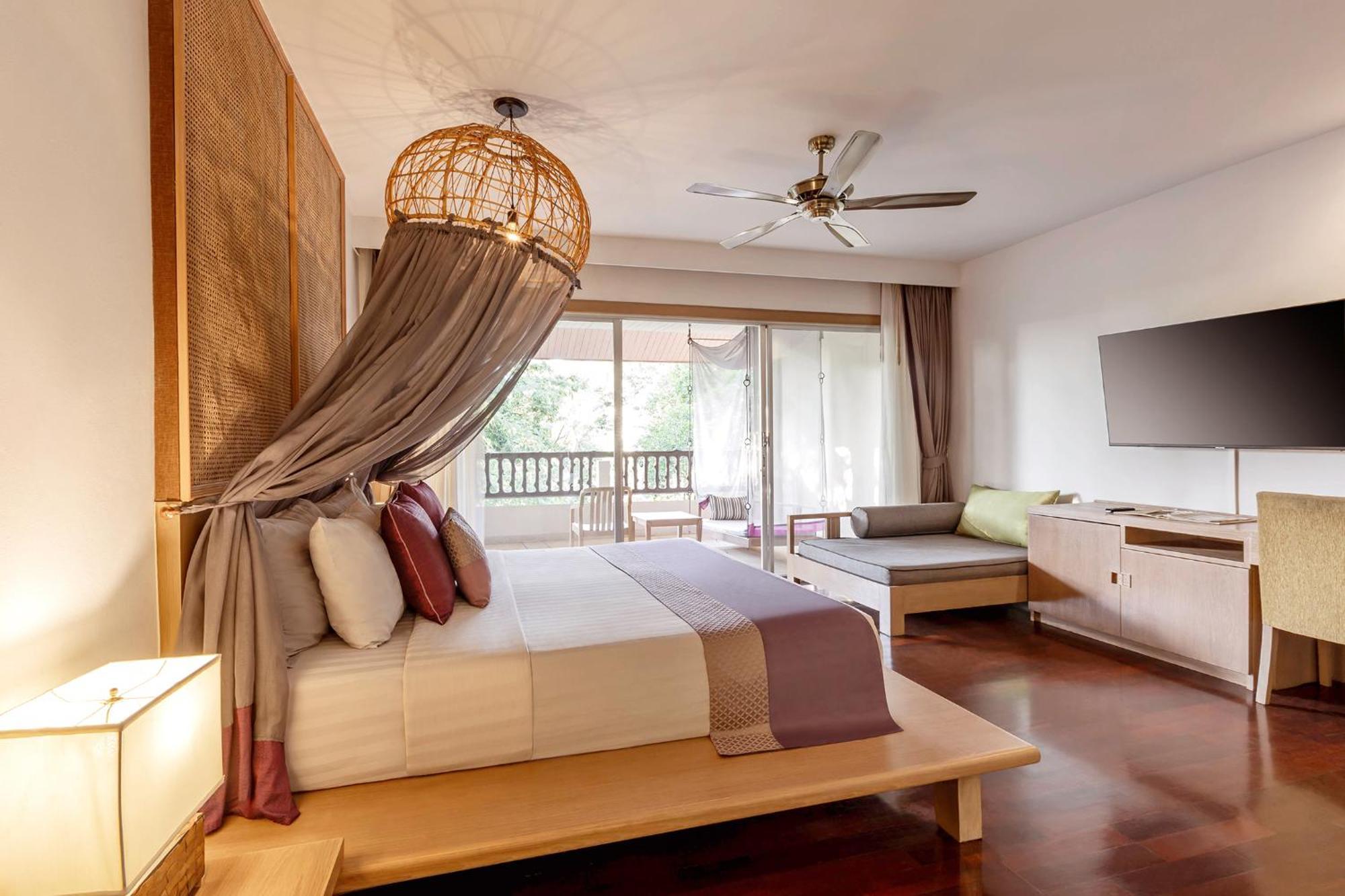 Honeymoon Chalet,1664650797:JPEG