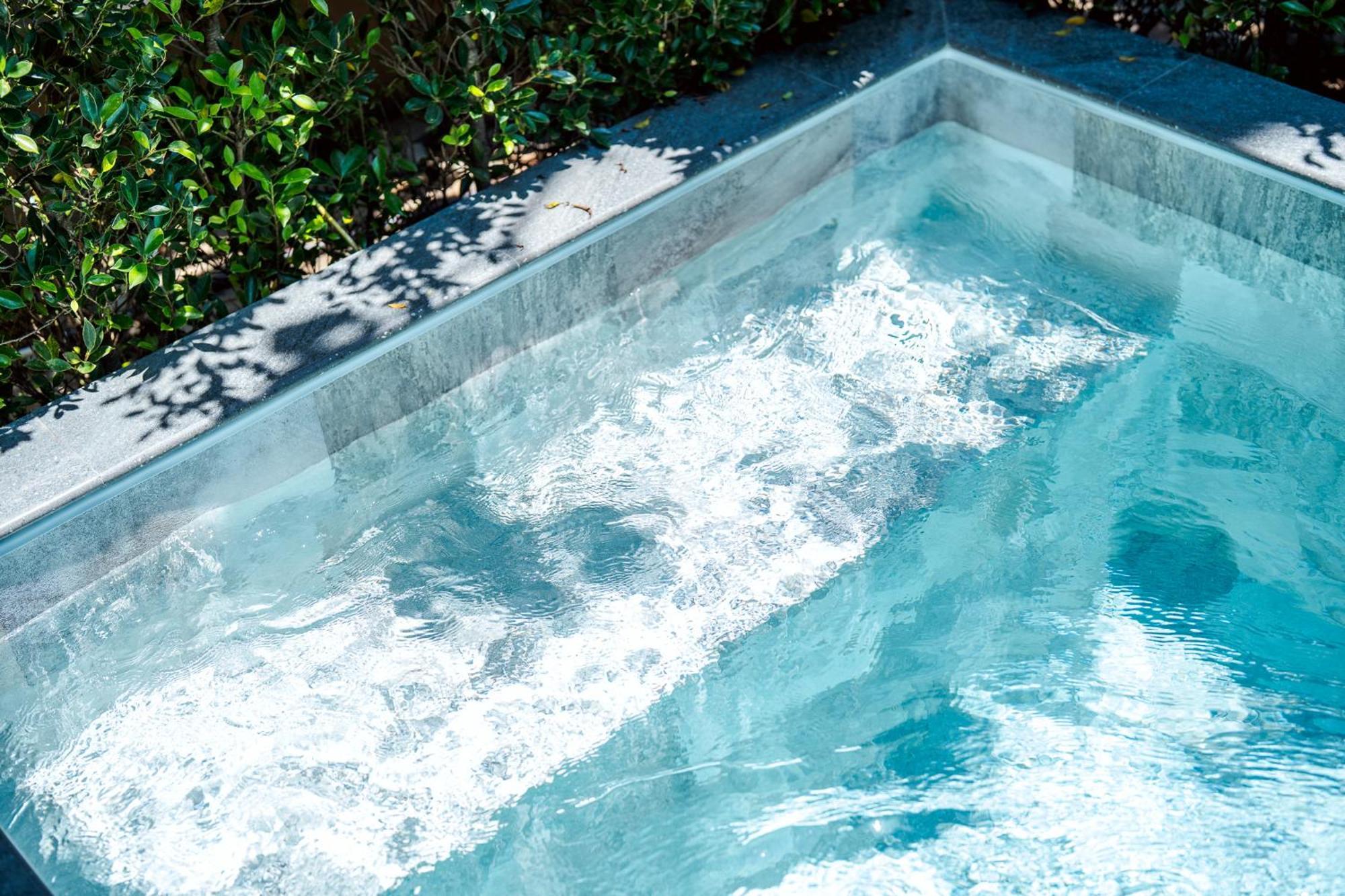 Double or Twin Room private Pool