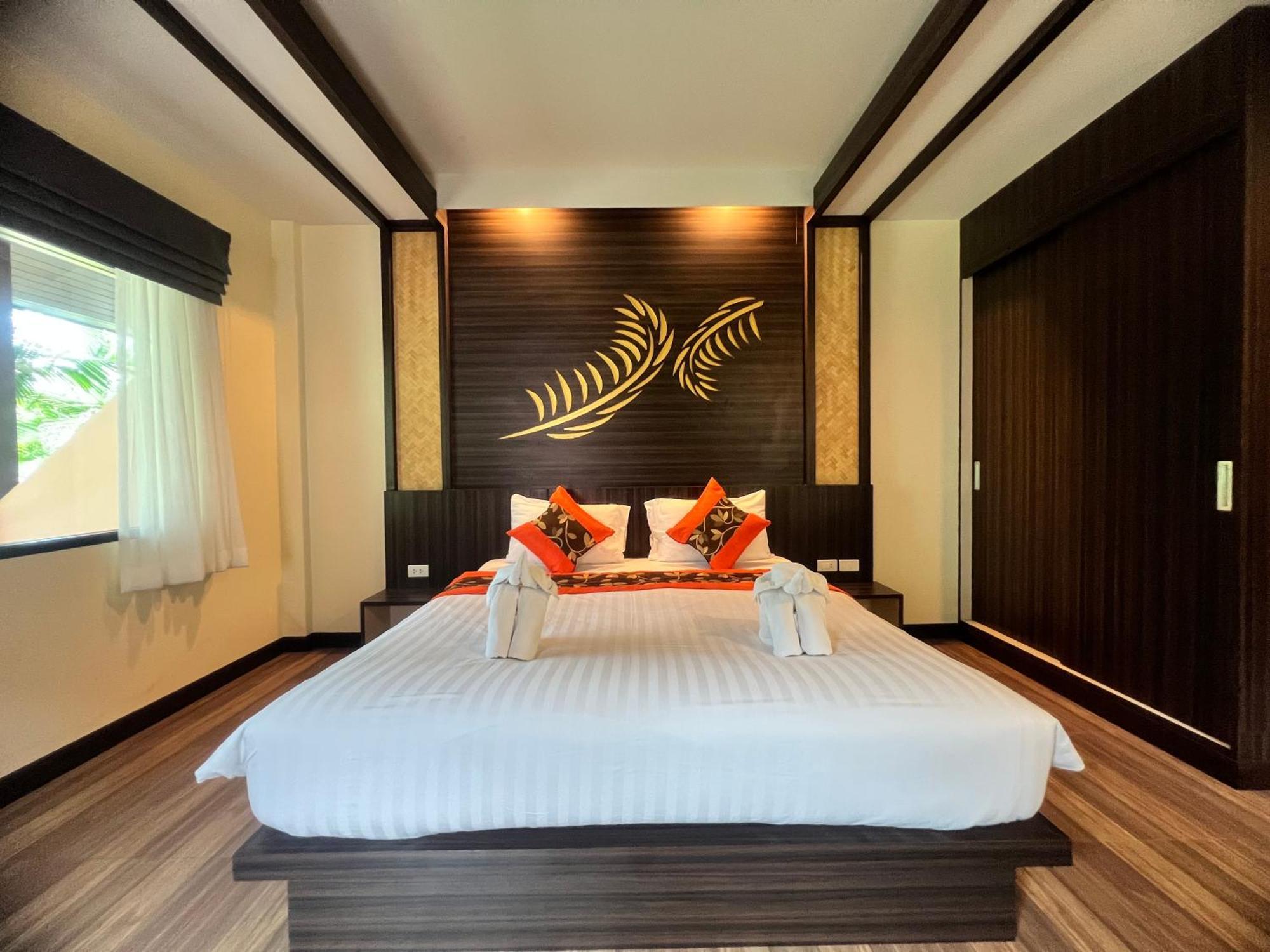 Standard Bungalow King Bed
