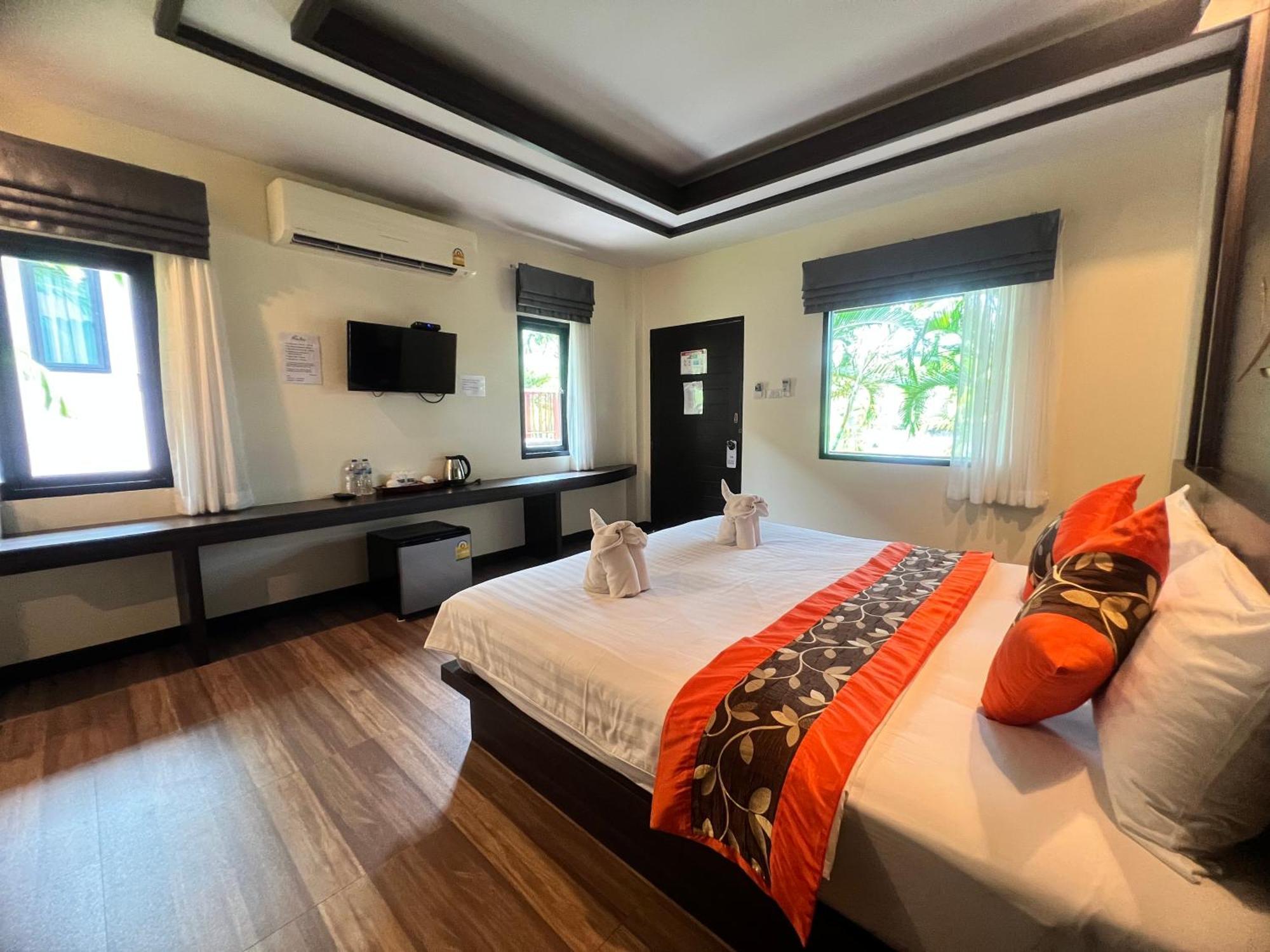 Standard Bungalow King Bed