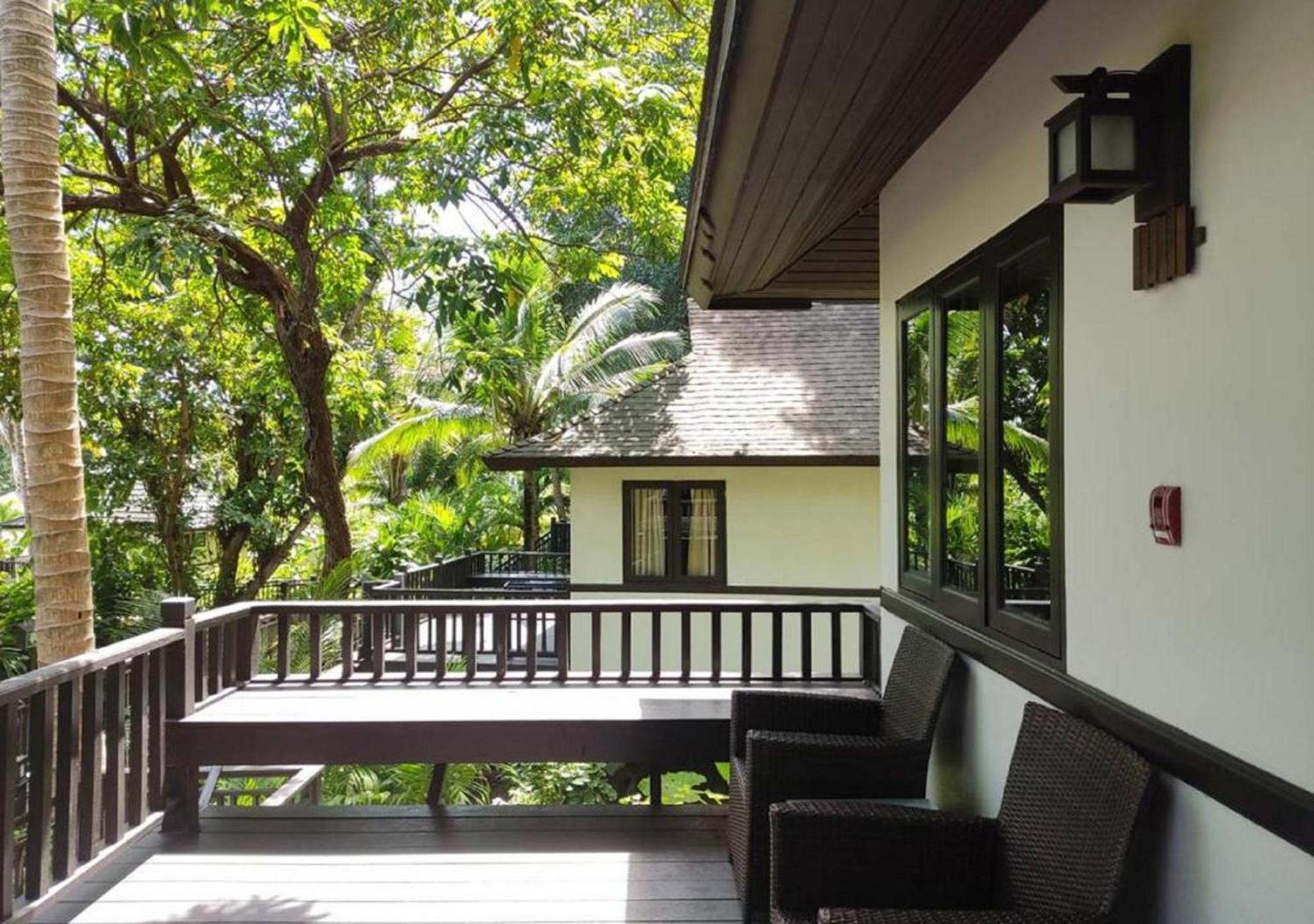Bungalow Garden View