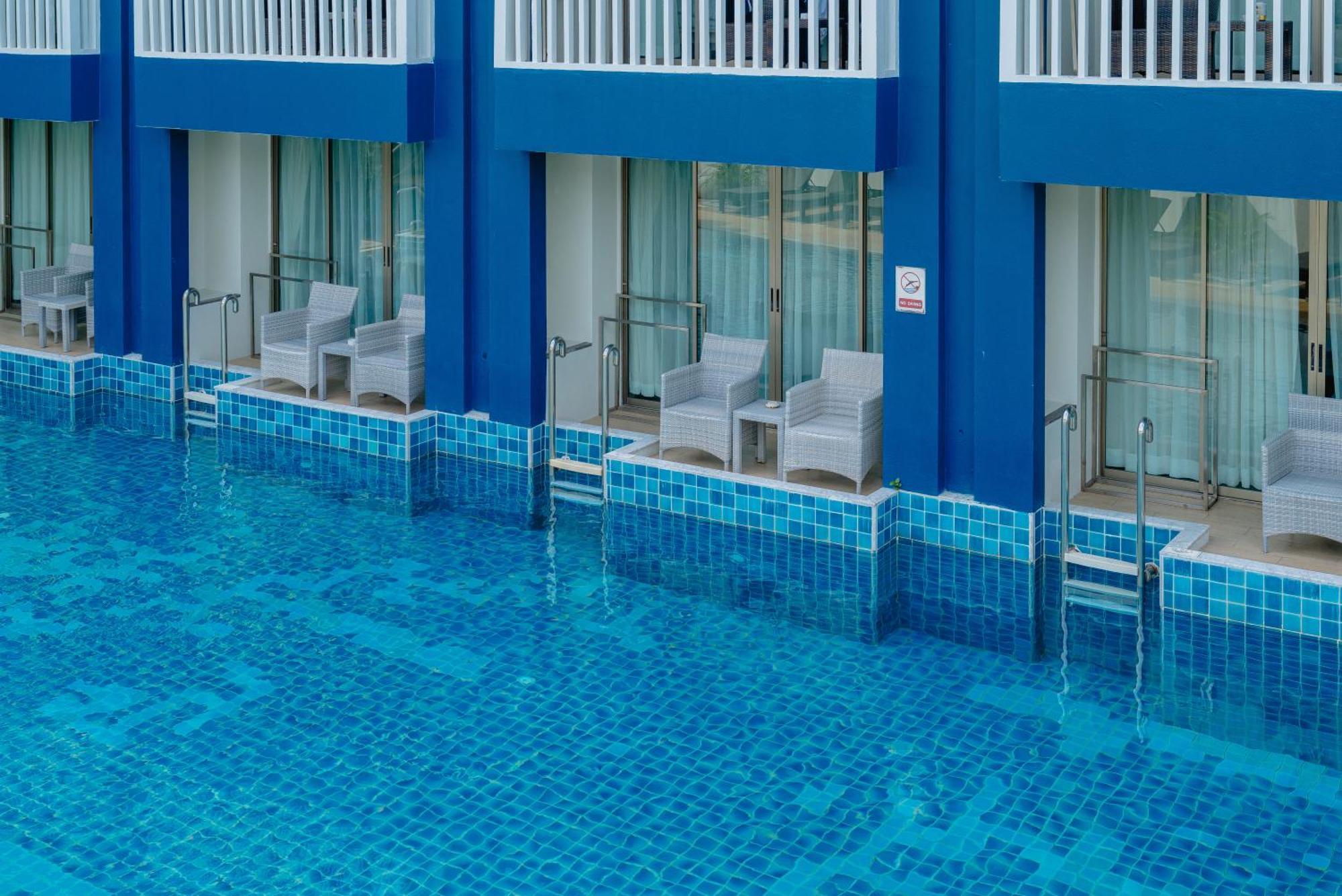 Deluxe Double Room Pool Access