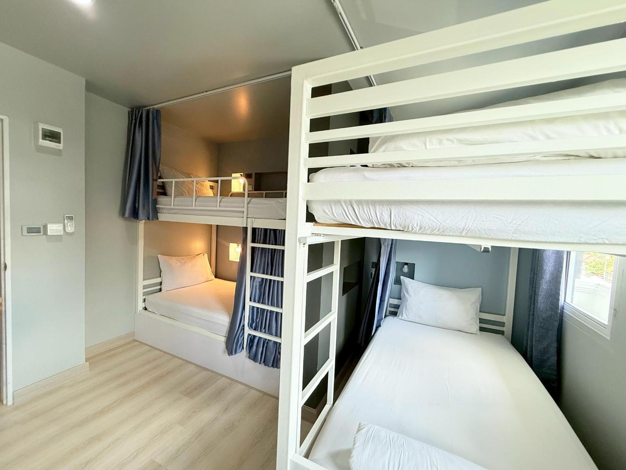 Bed 4-Bed Mixed Dormitory Room