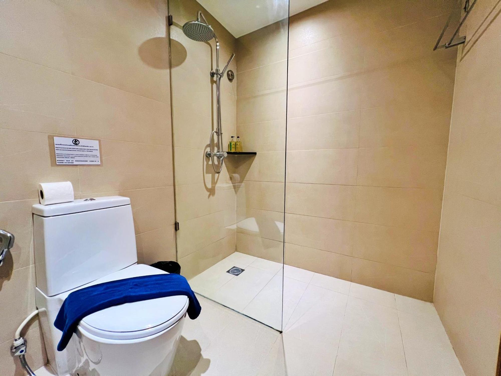 Superior One-Bedroom Apartment