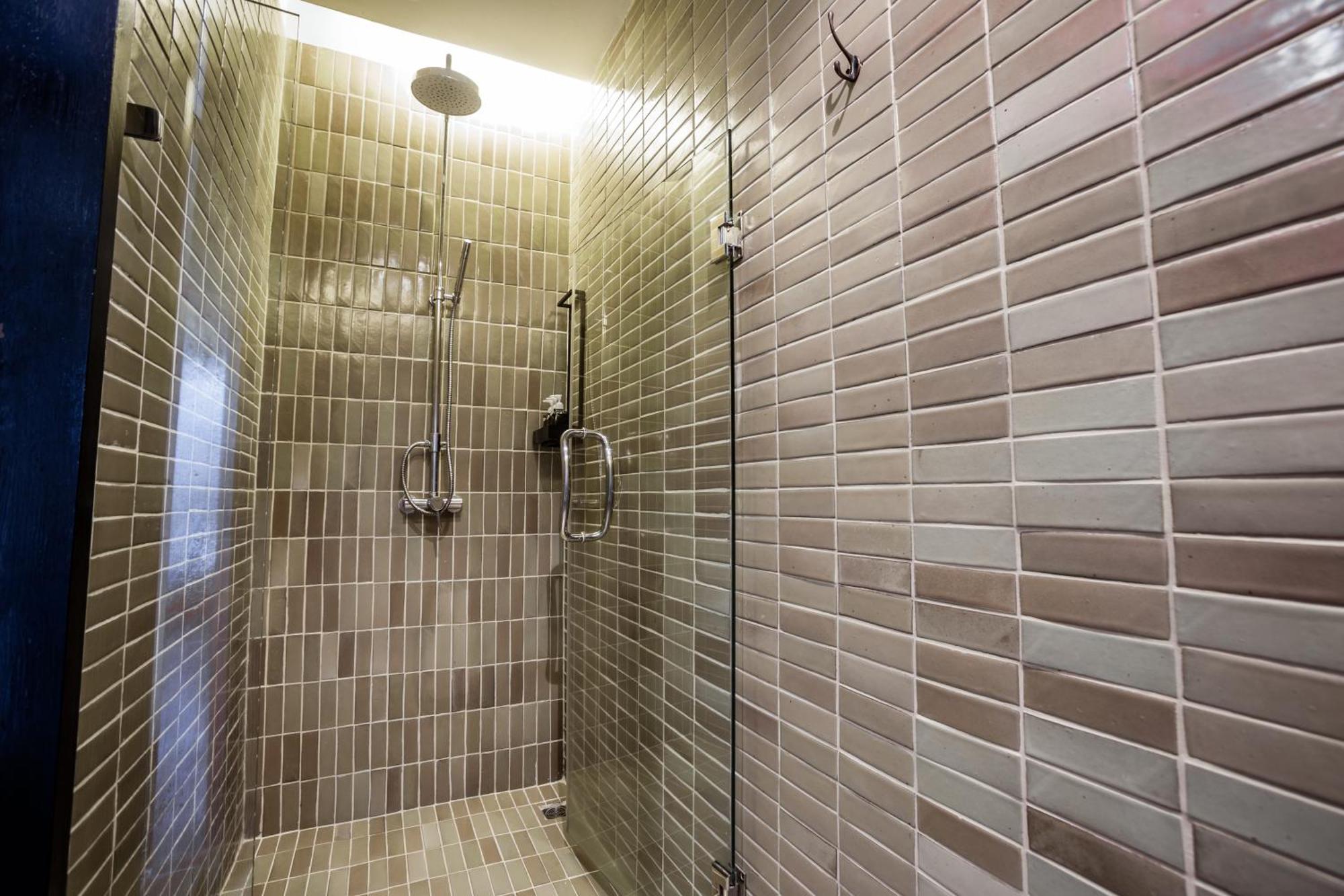 Deluxe Double Room Bath