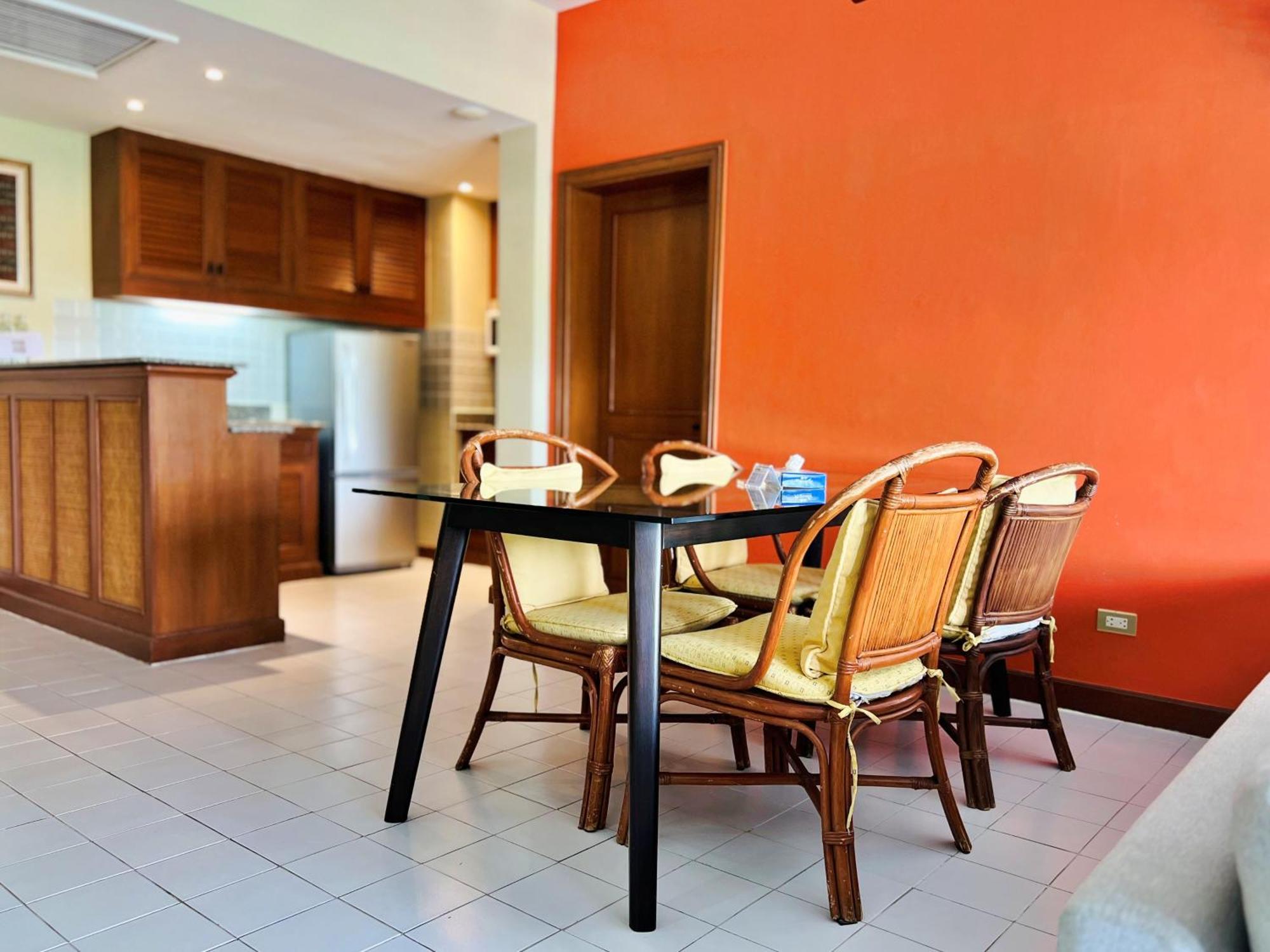 Superior One-Bedroom Apartment