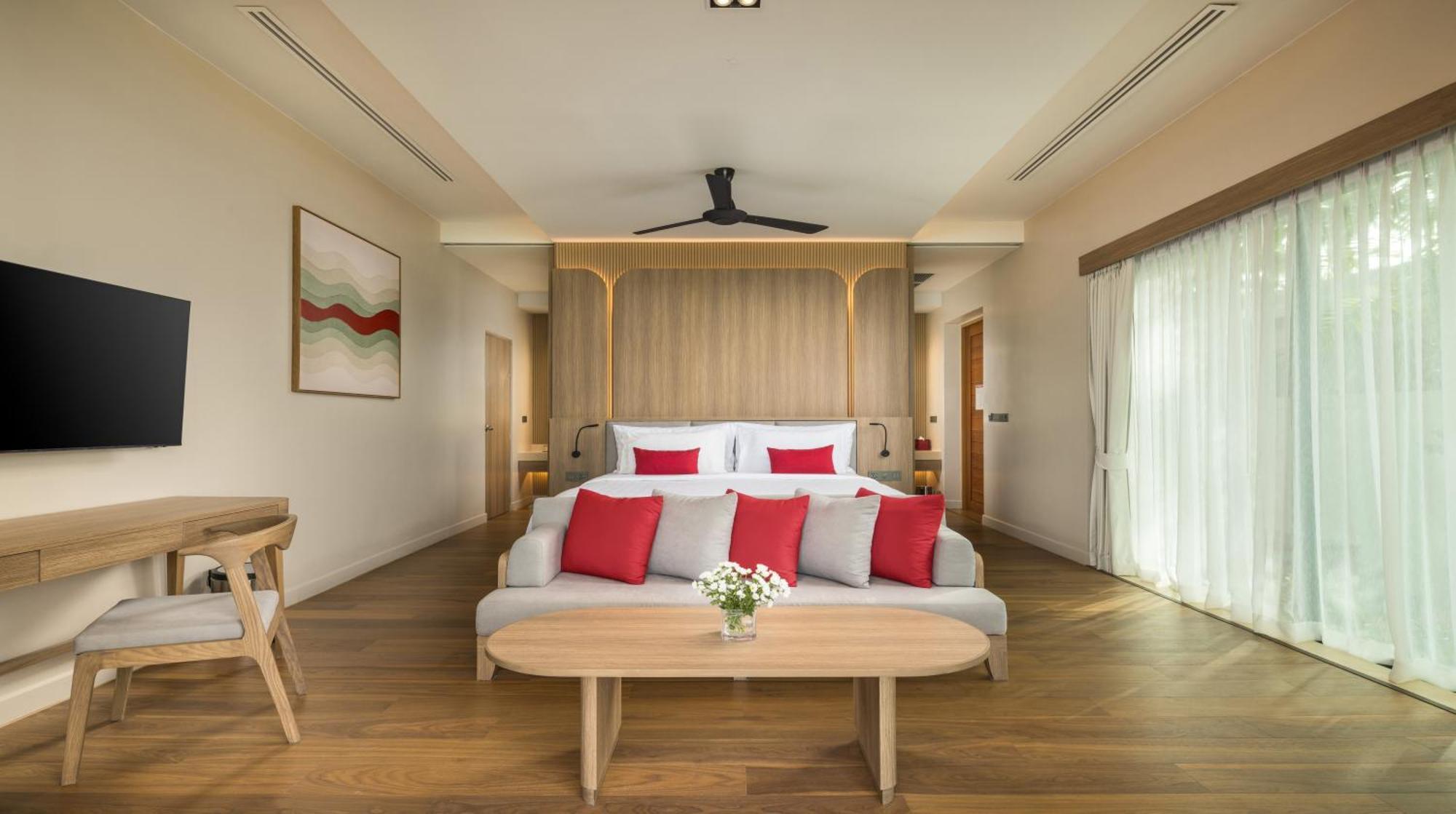 King Oceanfront Villa