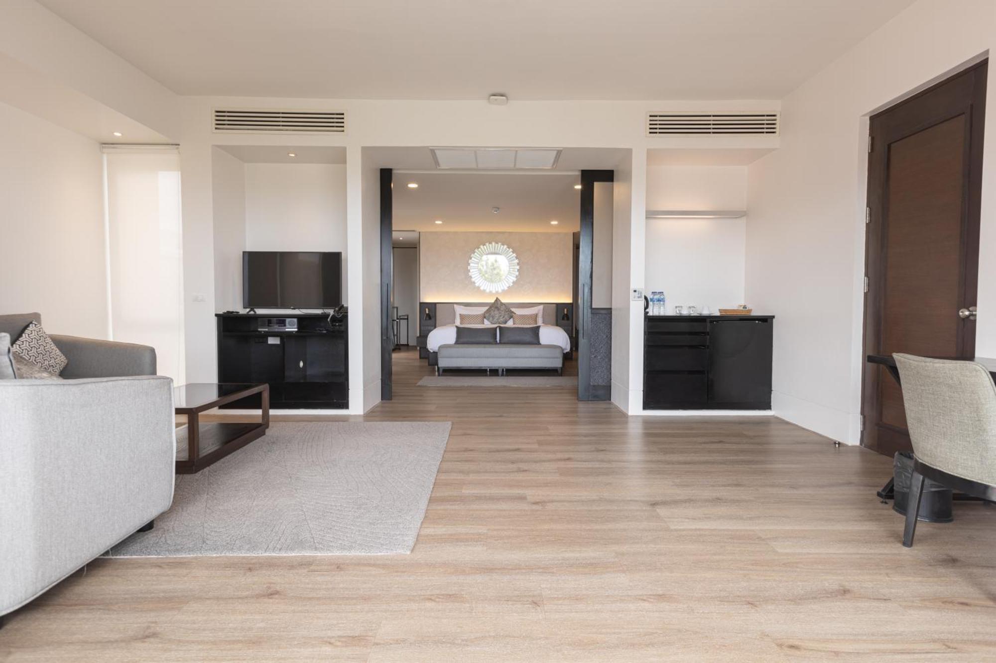 Partial Seaview Family Suite 2 Bedroom