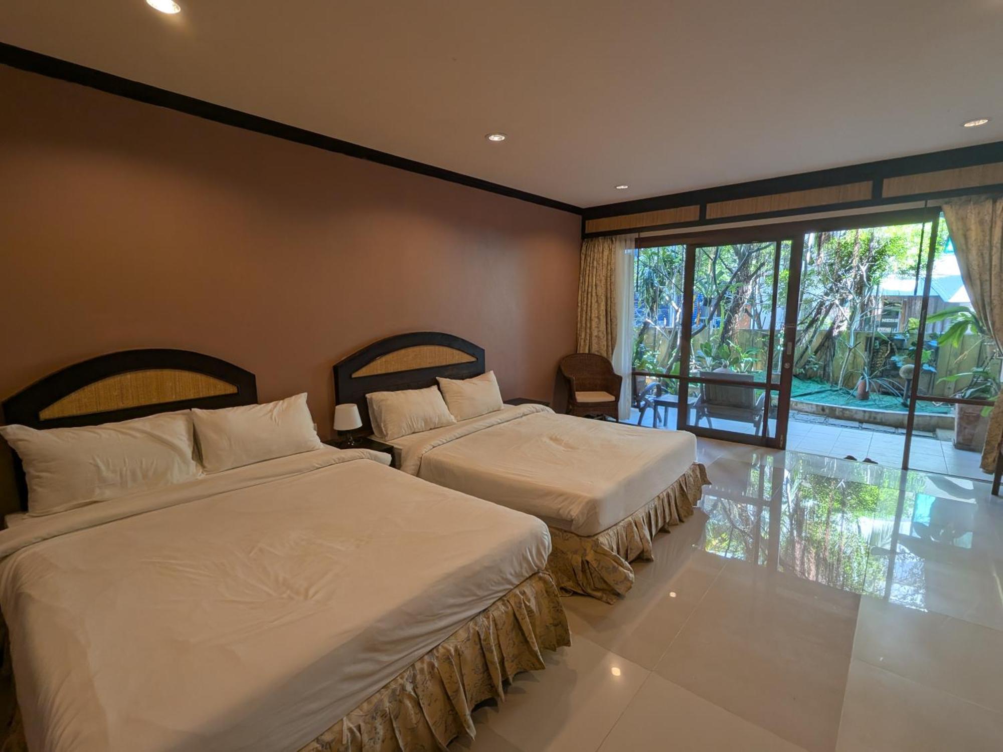 Standard Queen Room