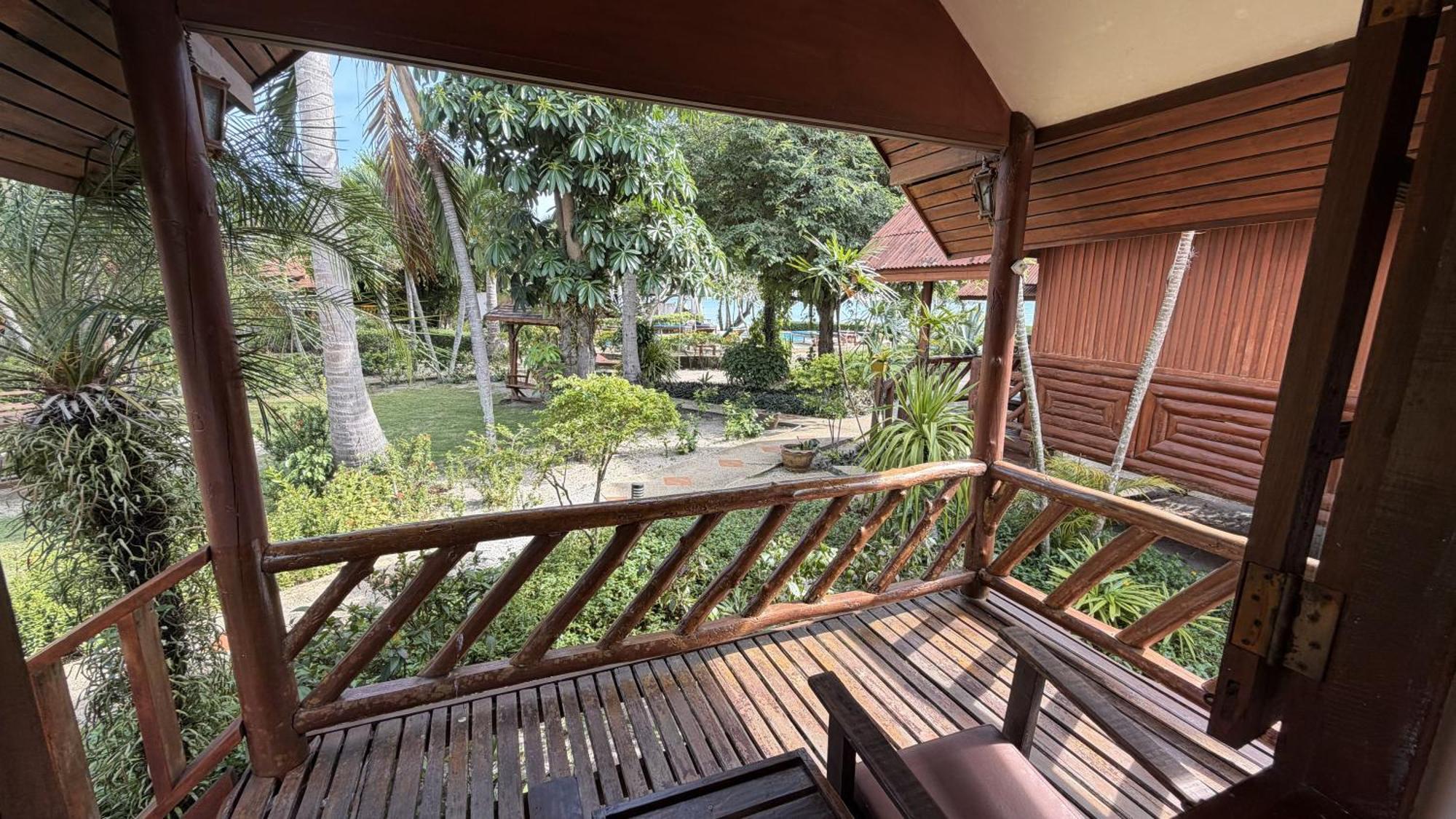 Bungalow Pool View