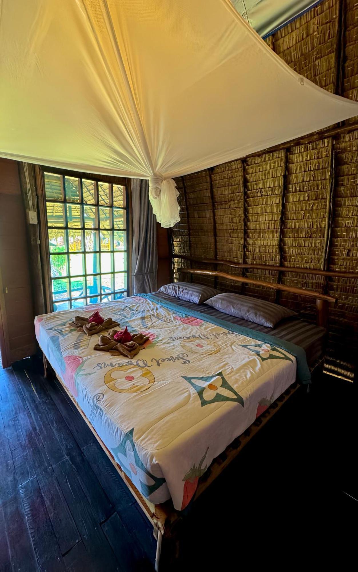 Standard Bungalow Partial Sea View