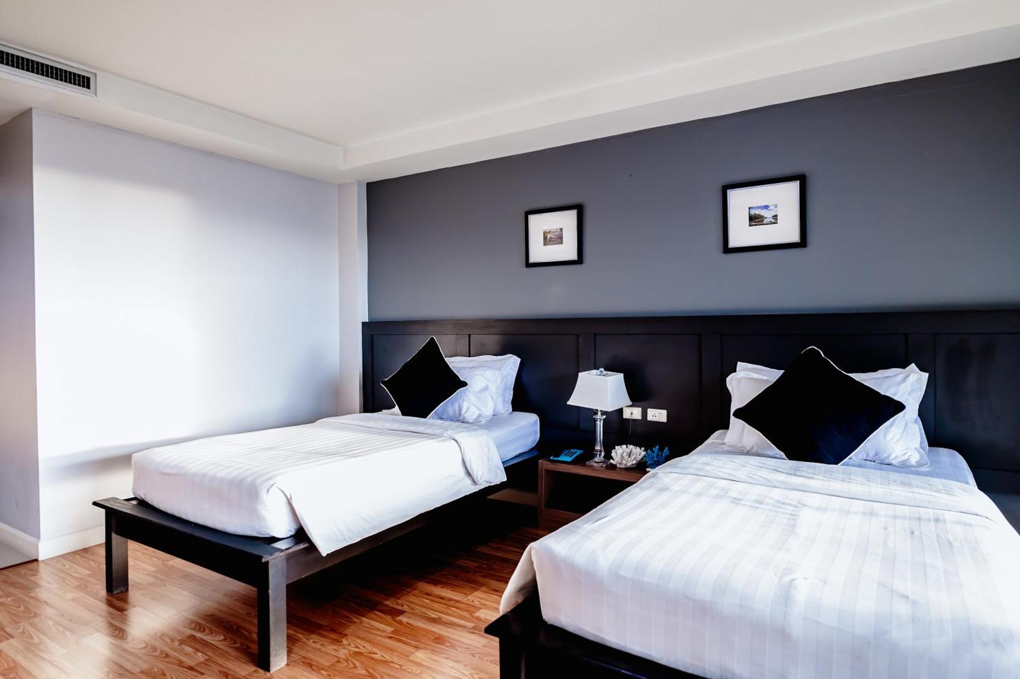 Deluxe Double or Twin Room Mountain View