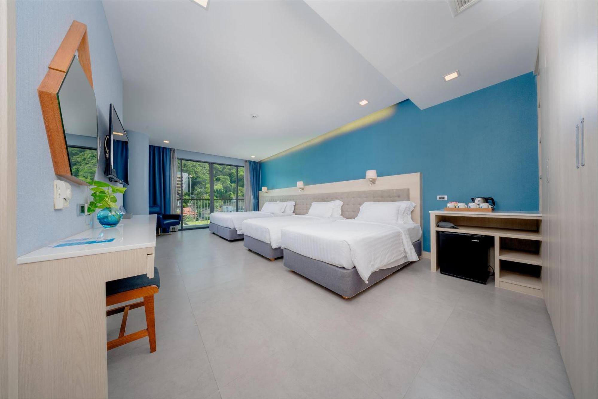 Deluxe Family Quad Room