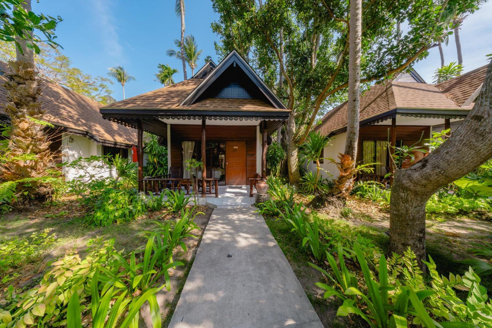Deluxe Bungalow Sunset Wing