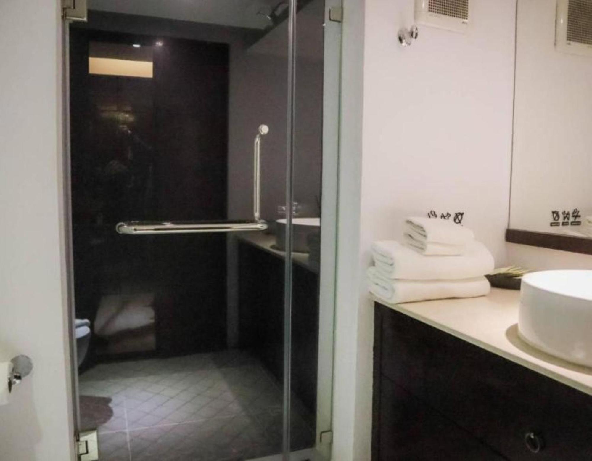 Superior King room No Window