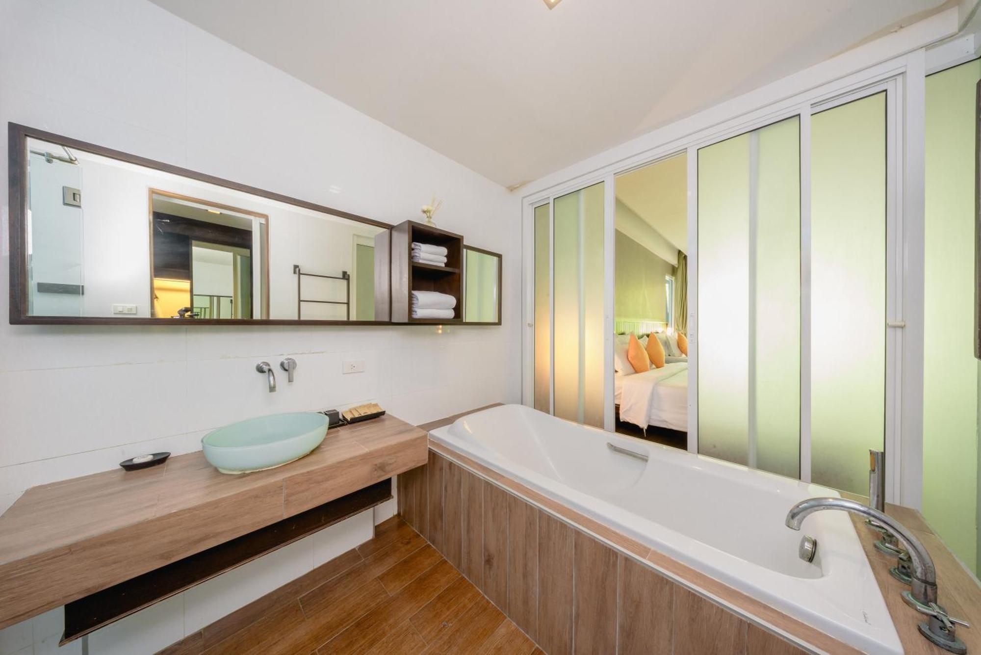 Grand Deluxe Double Room Sunset Wing
