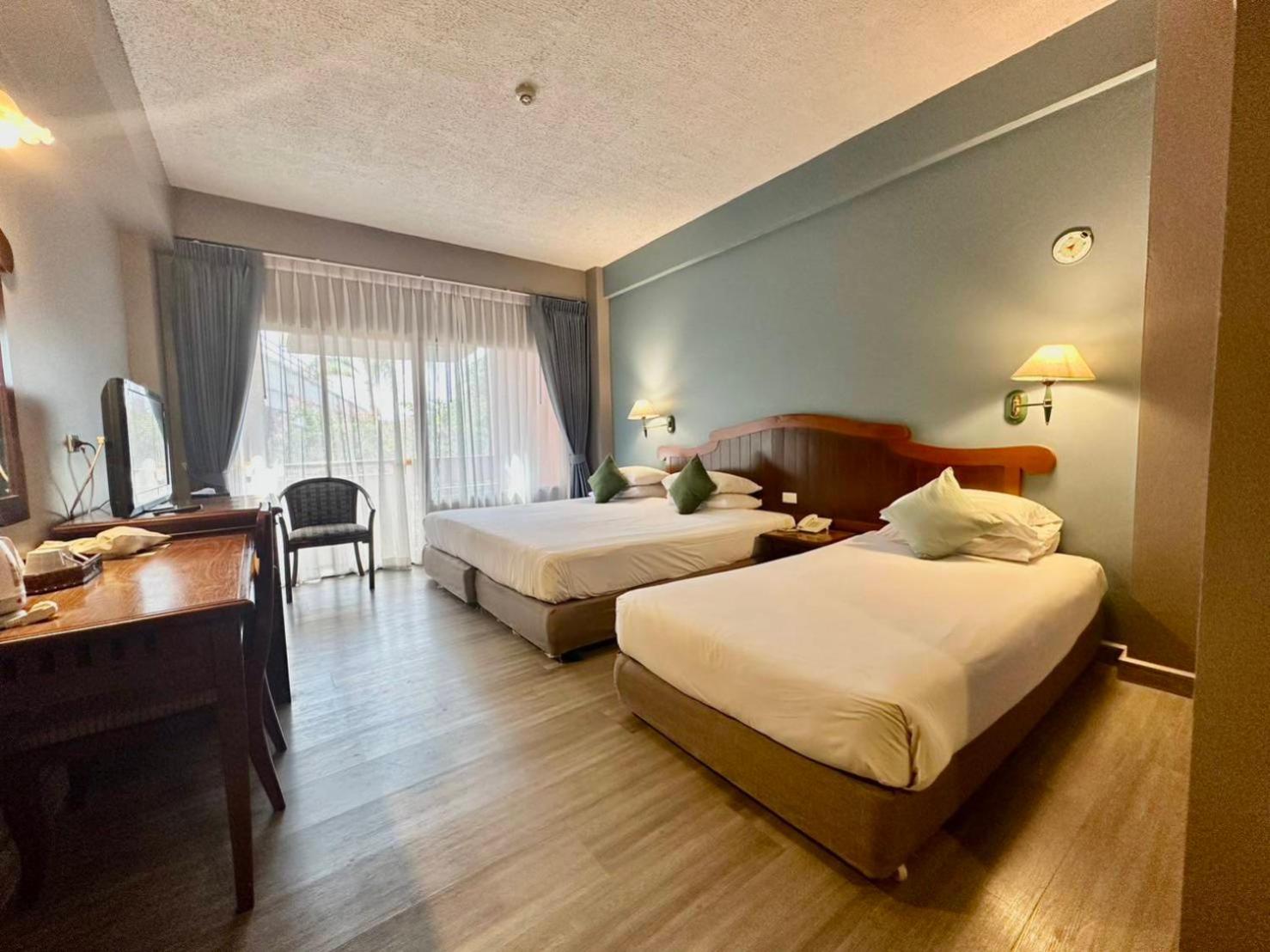 Deluxe Family Room