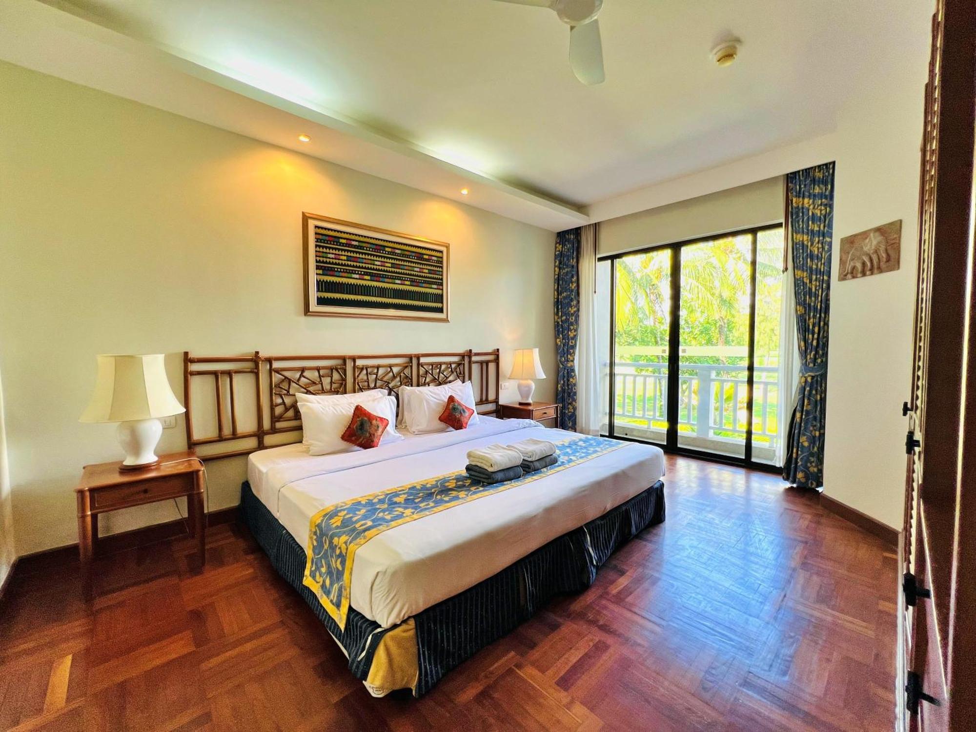 Superior One-Bedroom Apartment