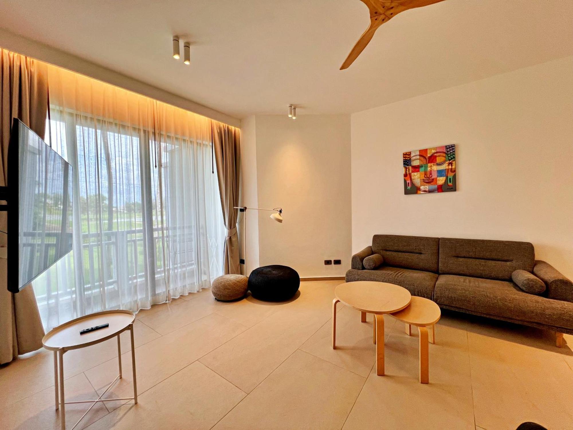 Deluxe Apartment