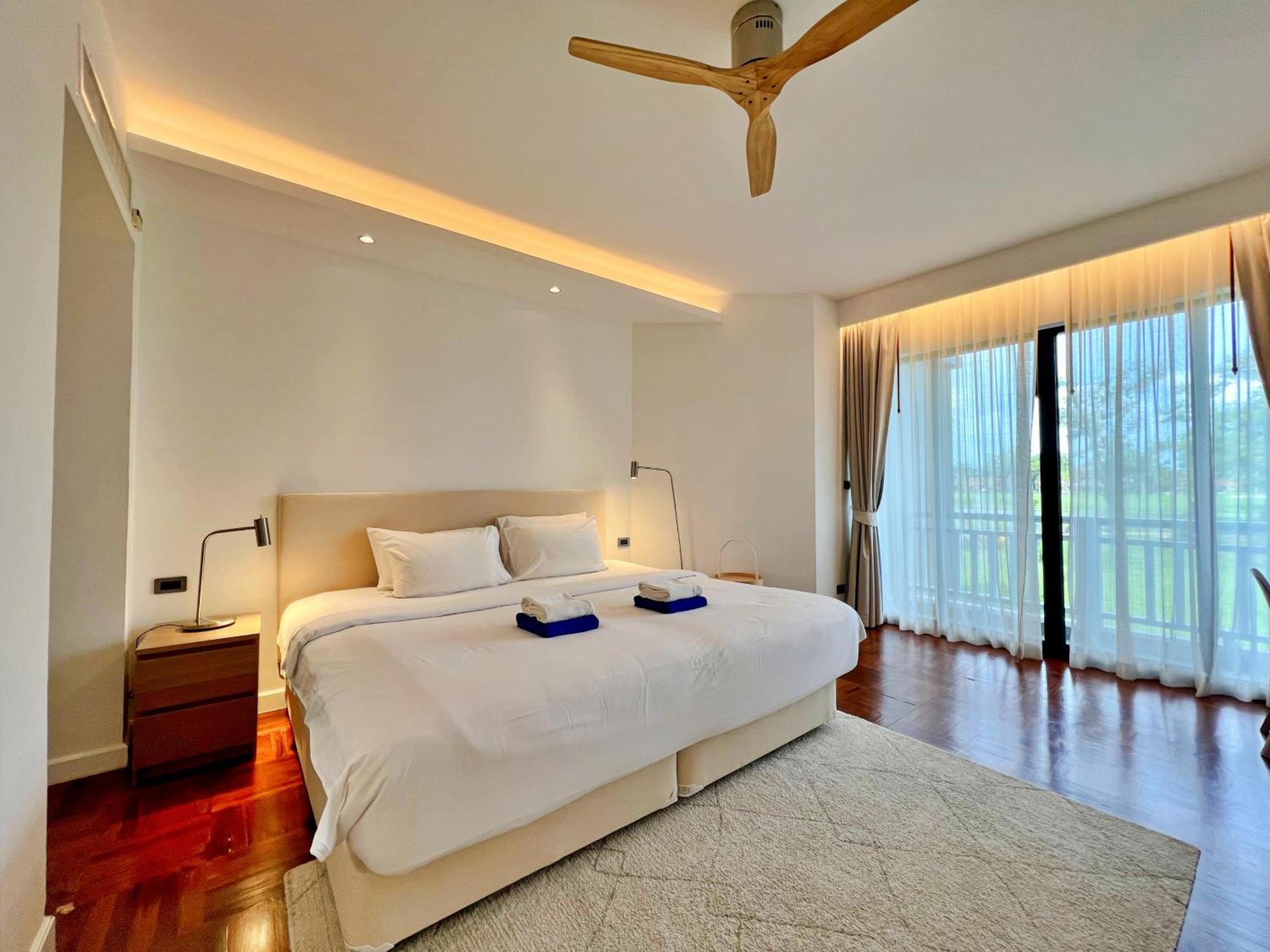 Deluxe Apartment