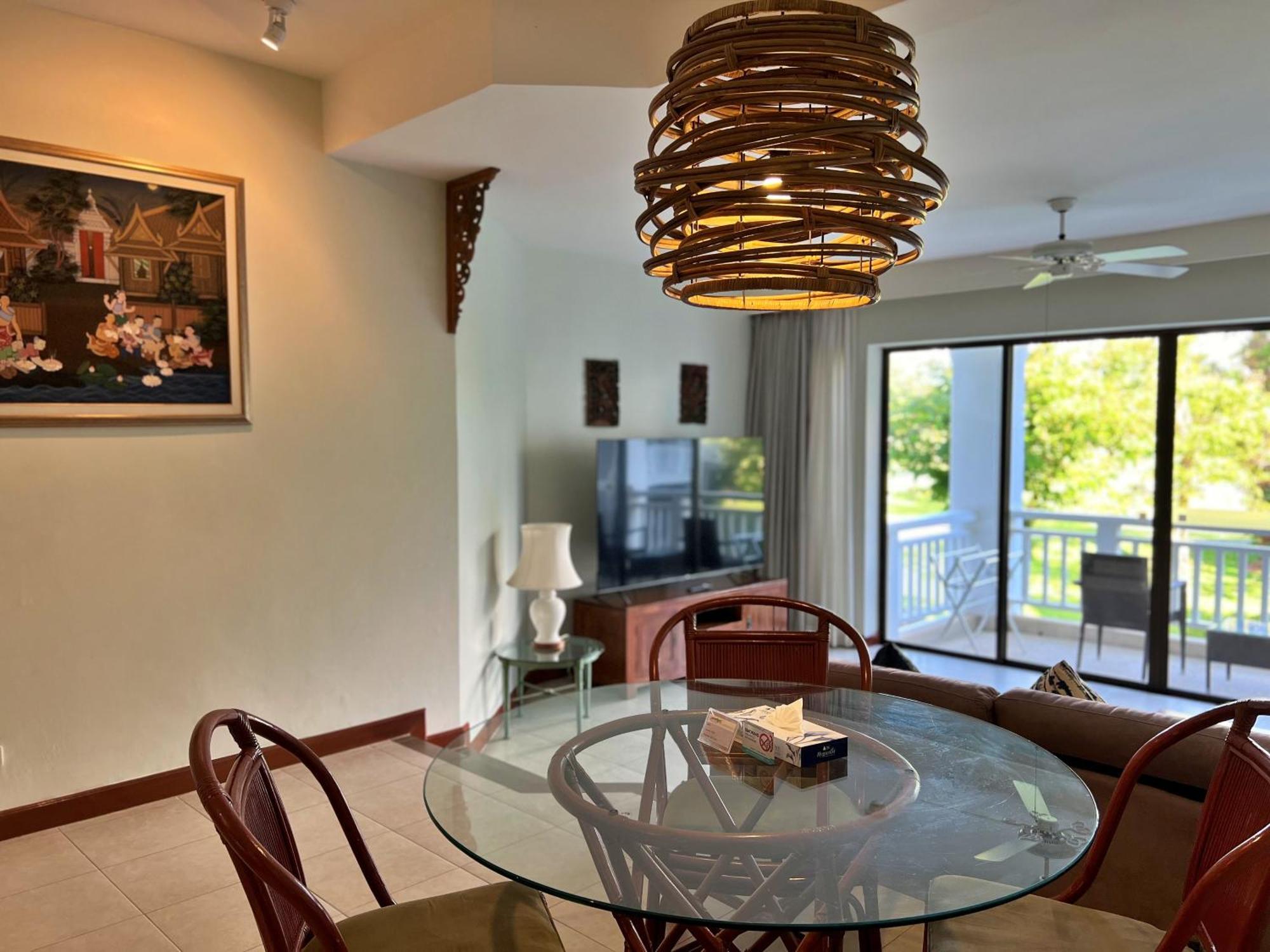 Superior One-Bedroom Apartment