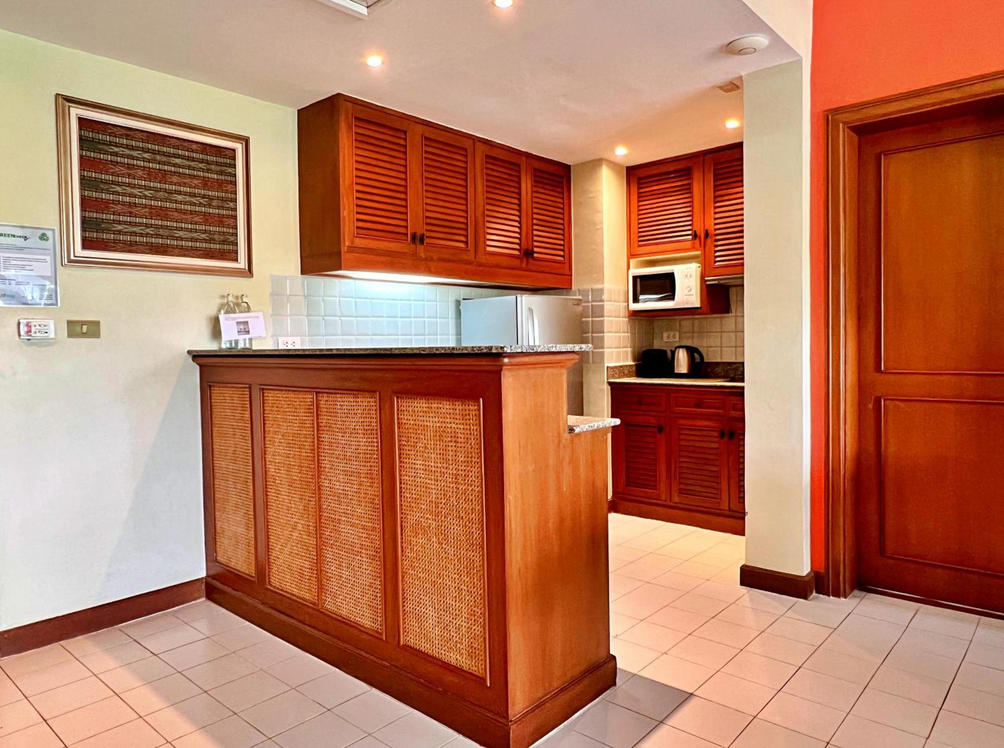 Superior One-Bedroom Apartment