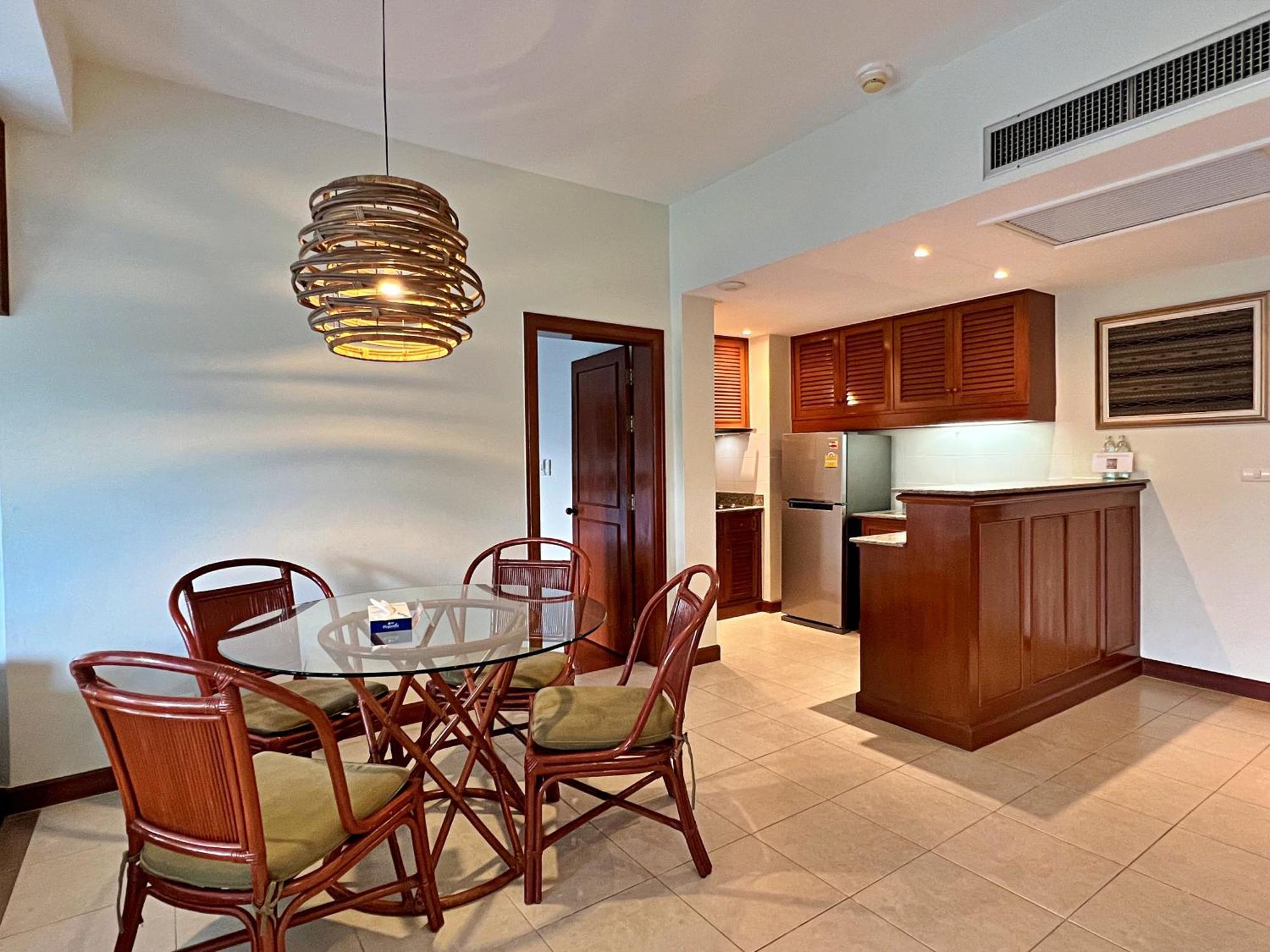 Superior One-Bedroom Apartment