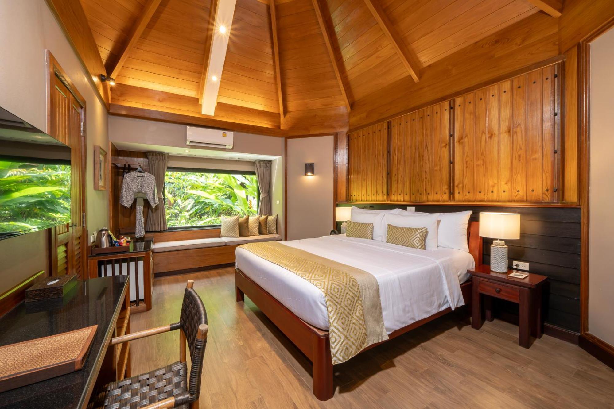 Villa met dompelbad en hot tub
