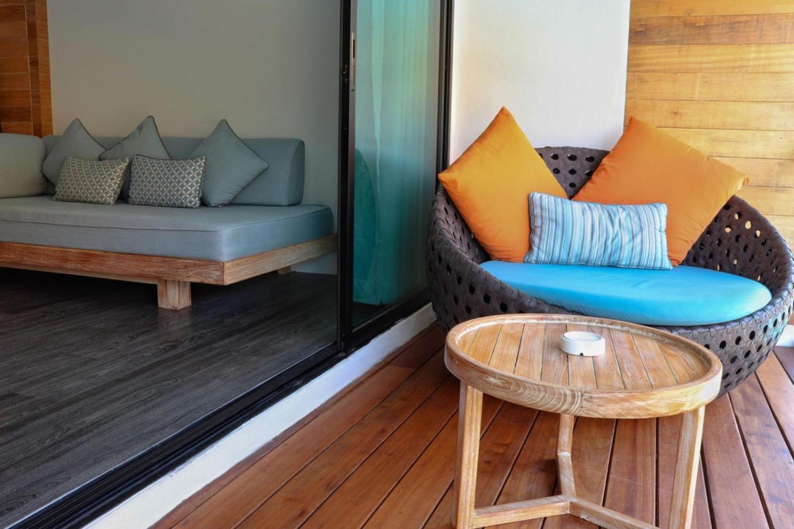 Superior Pool Access Twin Room