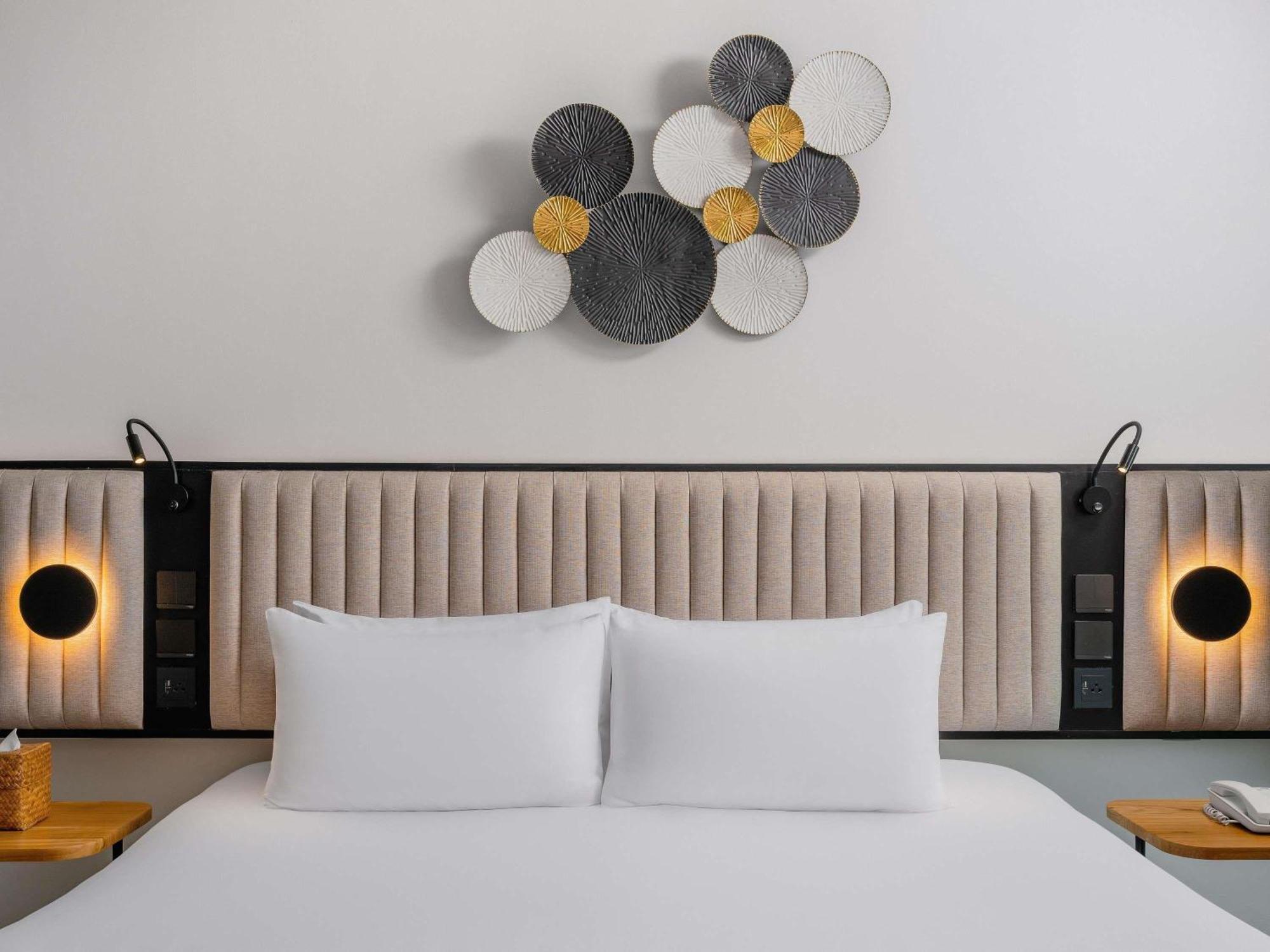 Superior Ocean Side King Room
