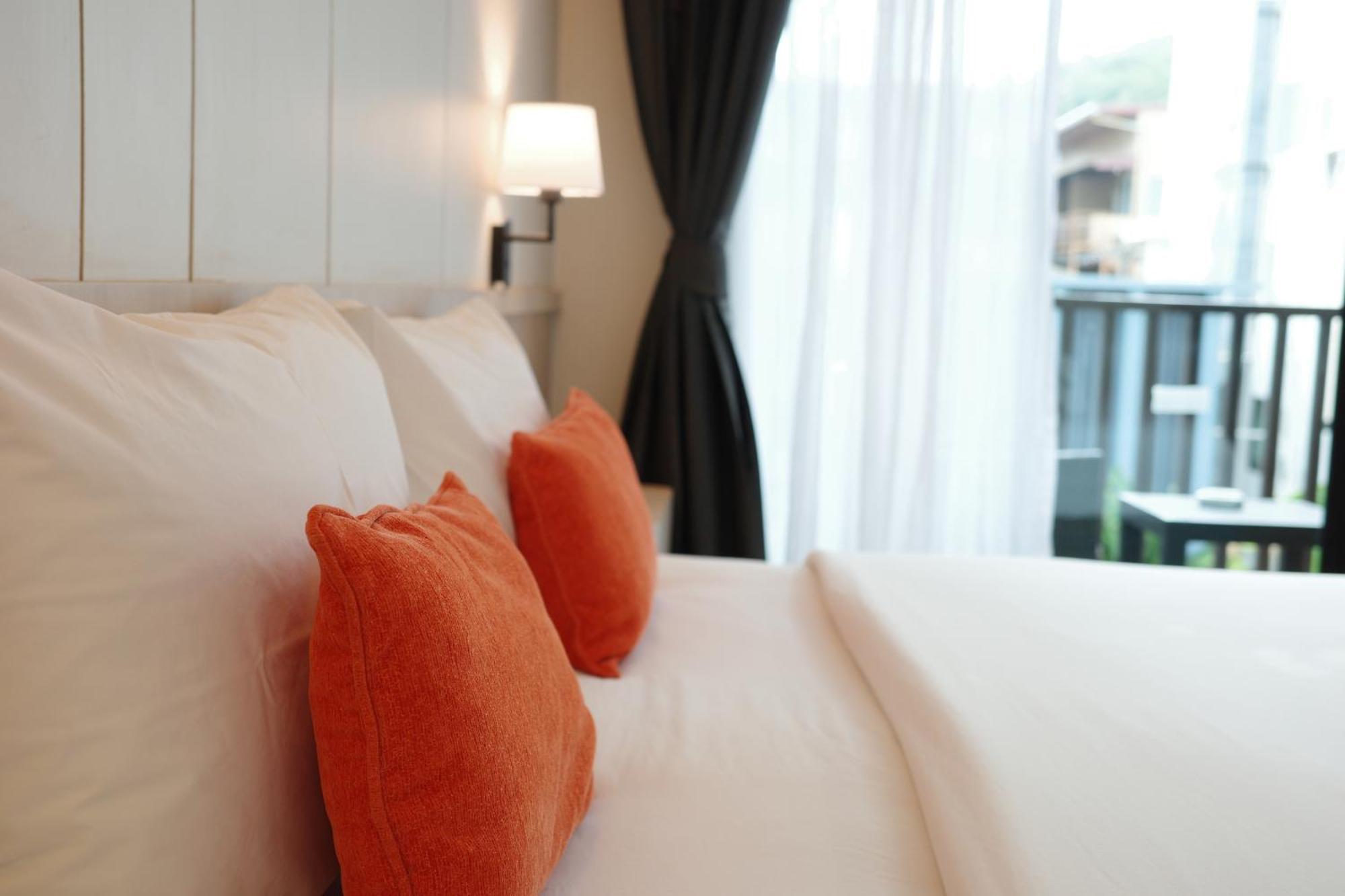 Deluxe Double or Twin Room Pool View