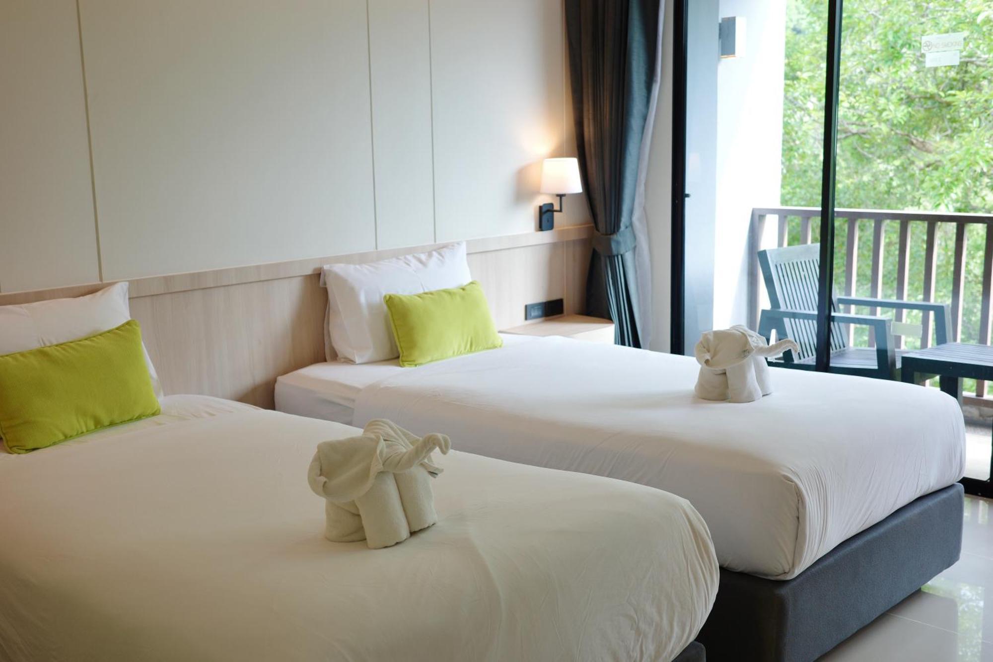 Deluxe Double or Twin Room Garden View