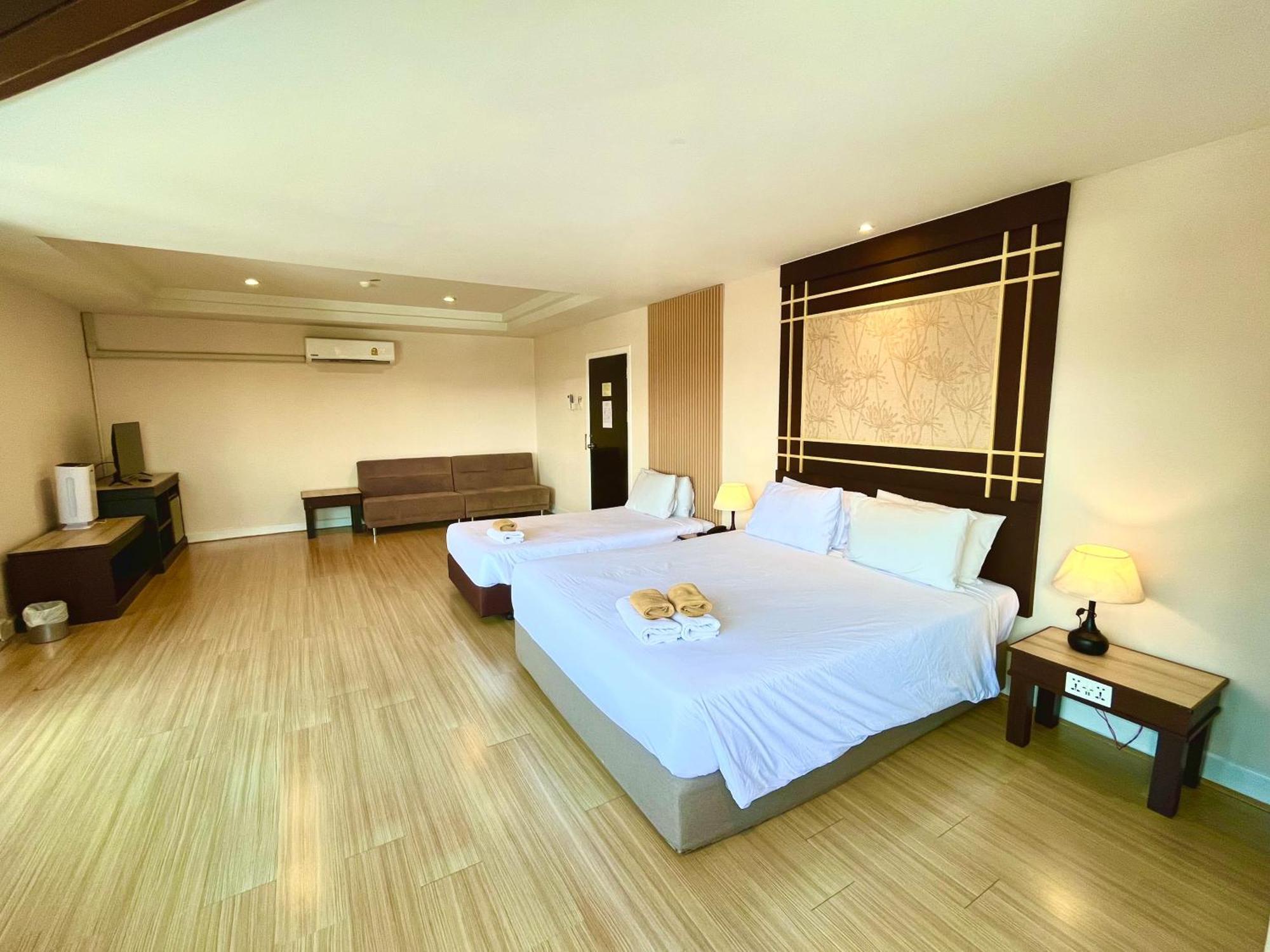 Deluxe Family Suite