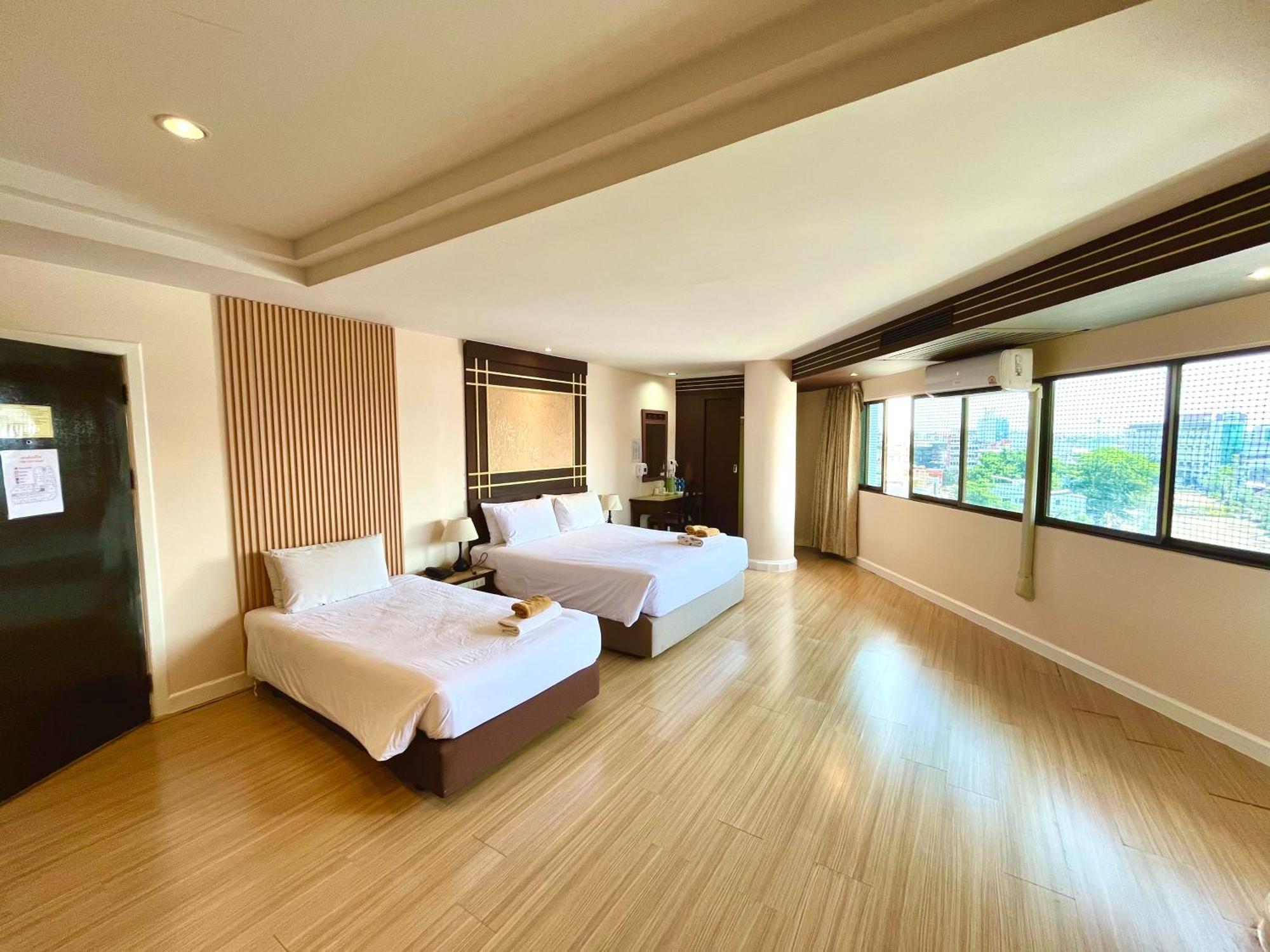 Deluxe Family Suite