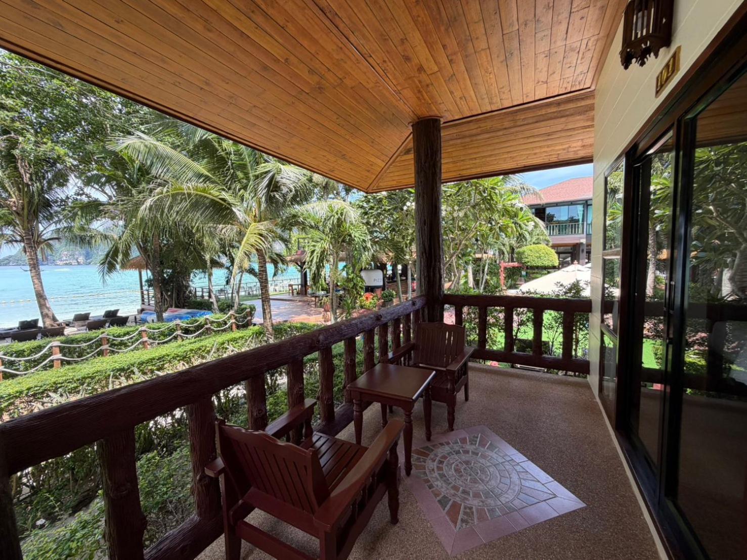 Ocean Junior Suite