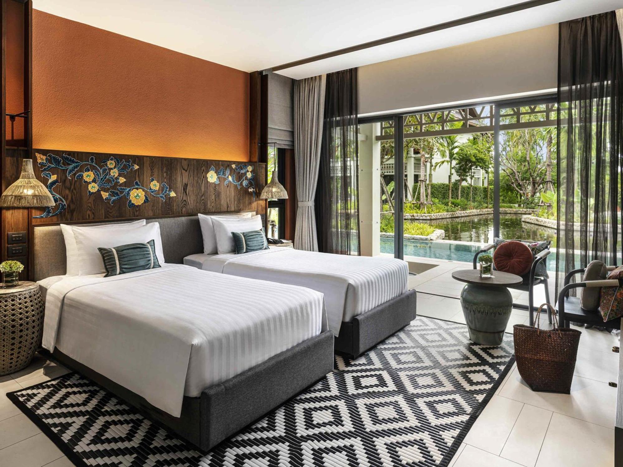 Deluxe Twin Room Pool Access