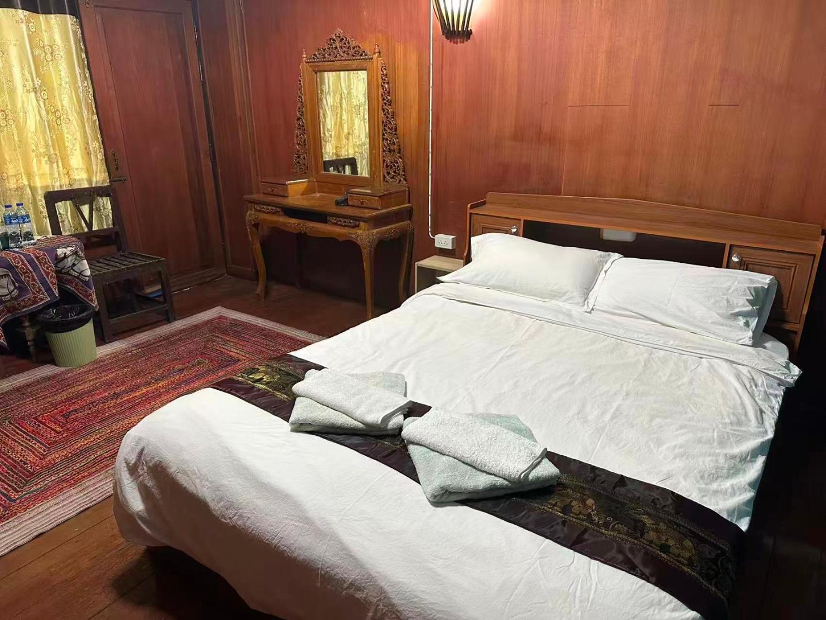 Single Room Private Bathroom