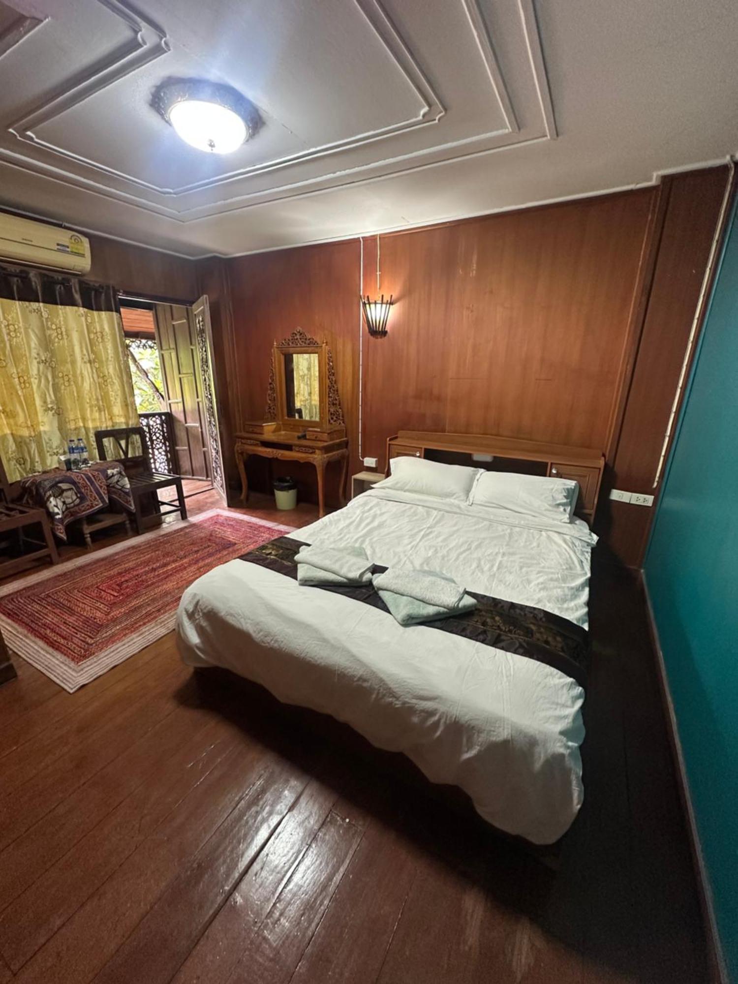 Single Room Private Bathroom