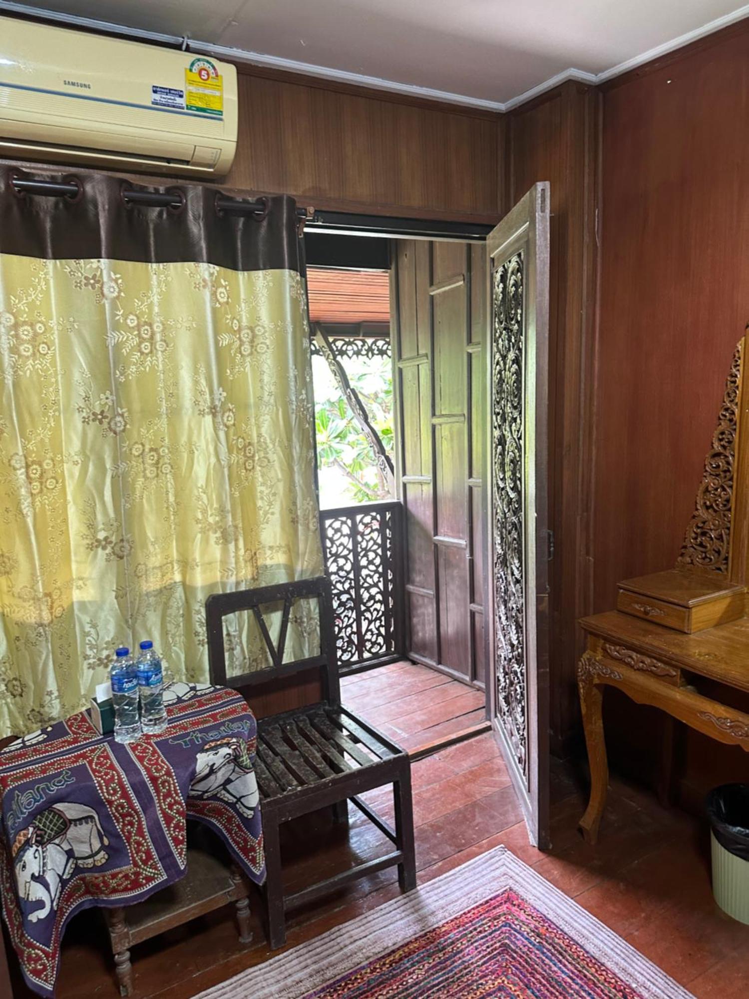 Single Room Private Bathroom
