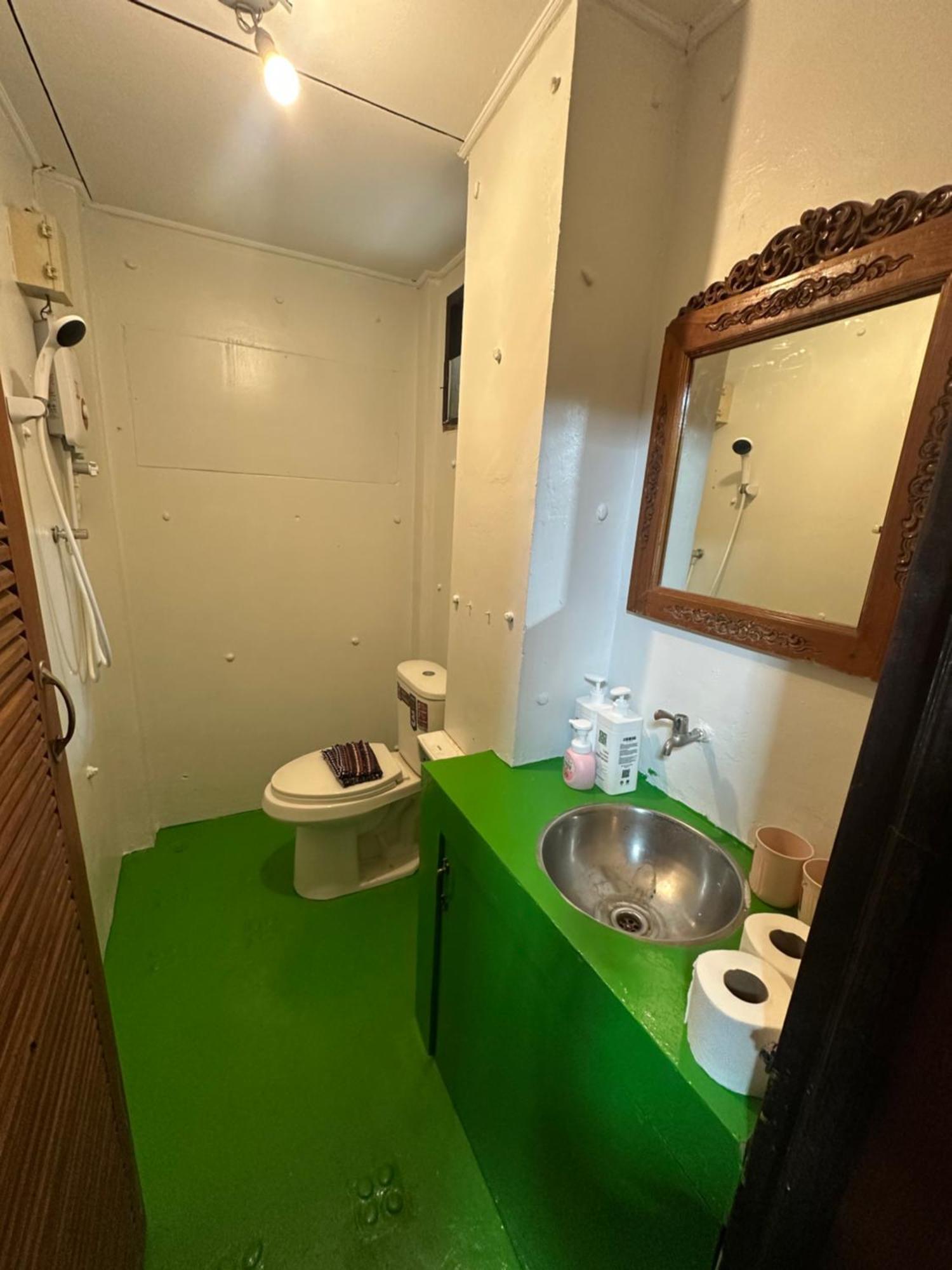 Single Room Private Bathroom